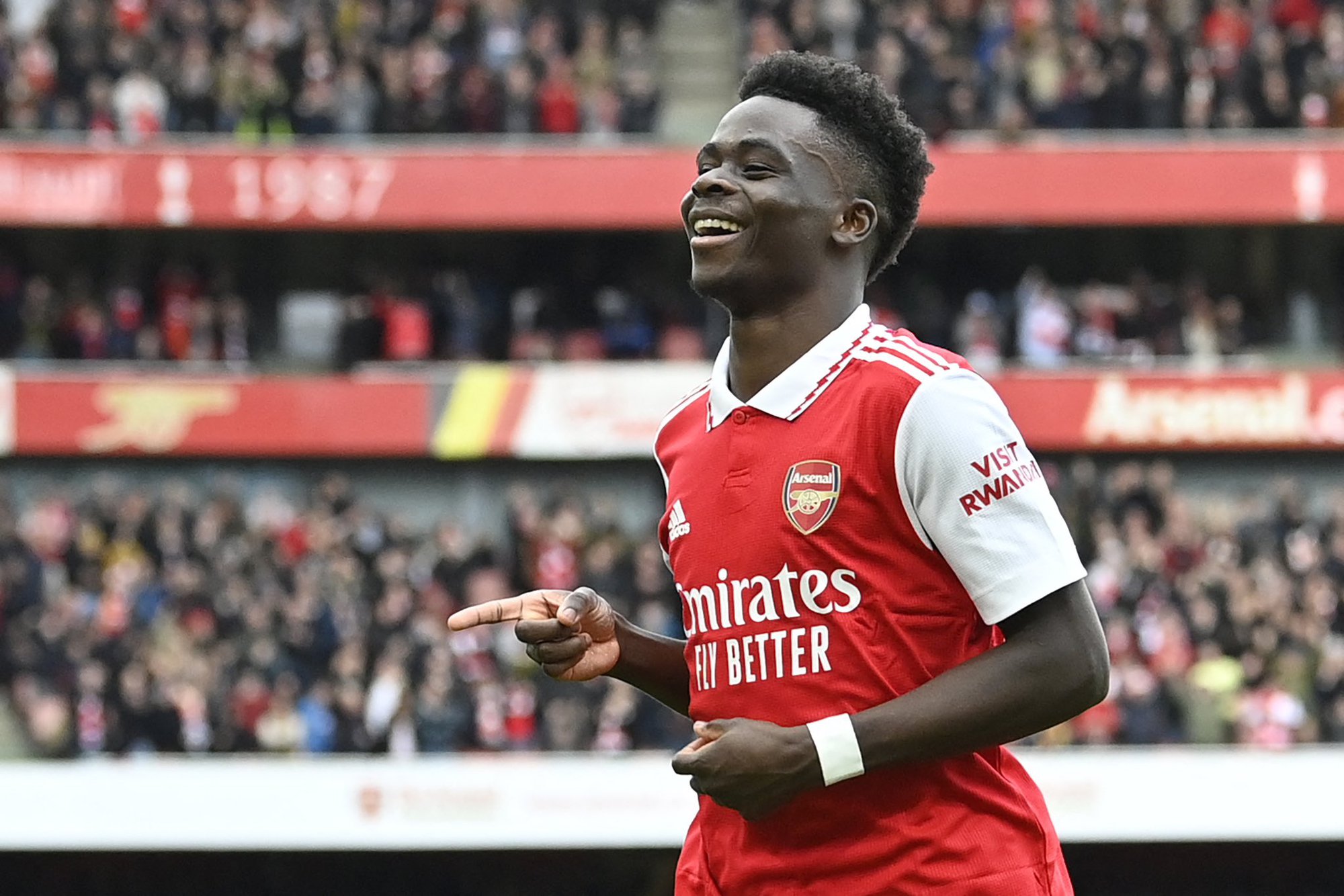 Arsenal giữ chân viên ngọc quý Bukayo Saka bằng bản hợp đồng 'khủng'