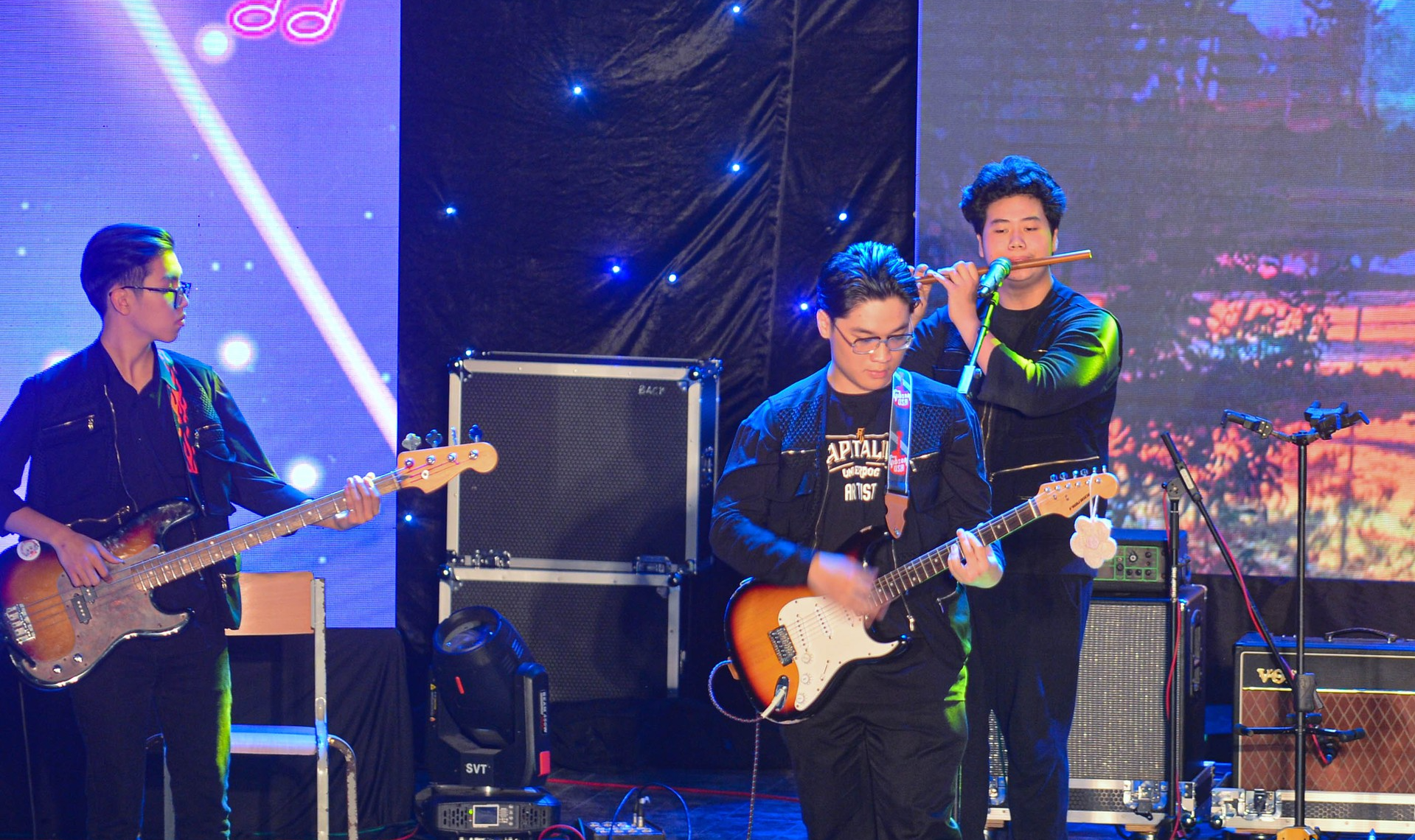 Học sinh Hà Nội hóa 'nghệ sĩ' trong cuộc thi âm nhạc THPT đầu tiên - Ảnh 9.