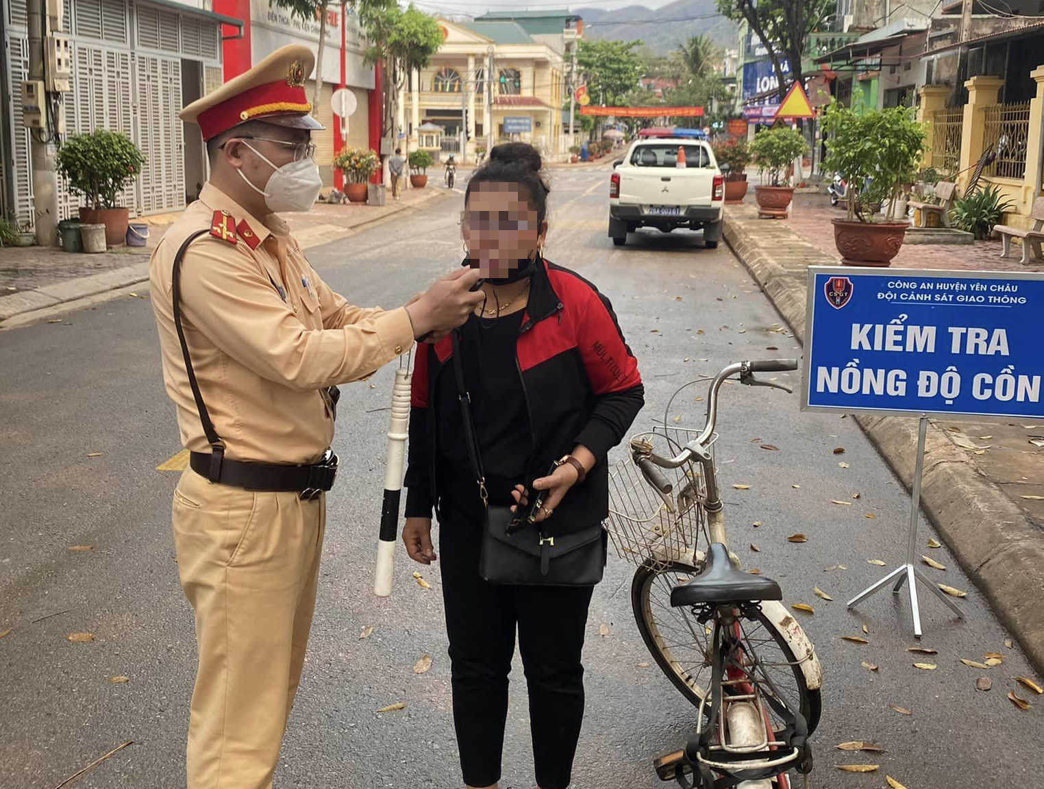 Đi xe đạp điện sở hữu độ đậm đặc động một phụ phái nữ ở Sơn La bị xử phạt