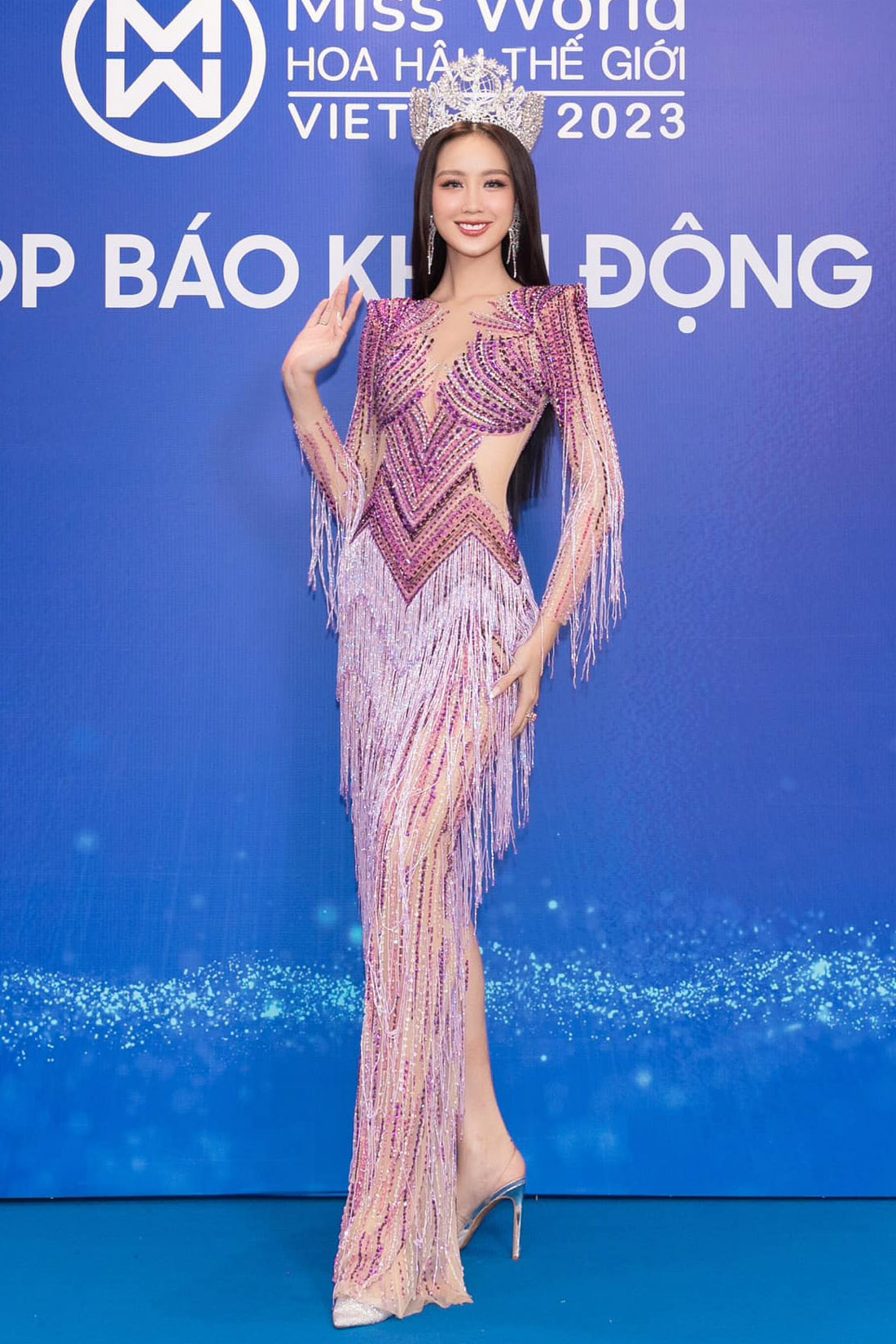 Diễn viên Vân Trang đọ sắc với Hoa hậu Đỗ Thị Hà, Thanh Thủy  - Ảnh 2.
