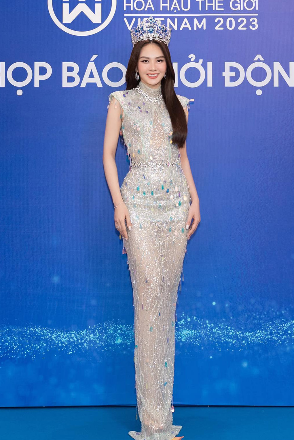 Diễn viên Vân Trang đọ sắc với Hoa hậu Đỗ Thị Hà, Thanh Thủy  - Ảnh 1.