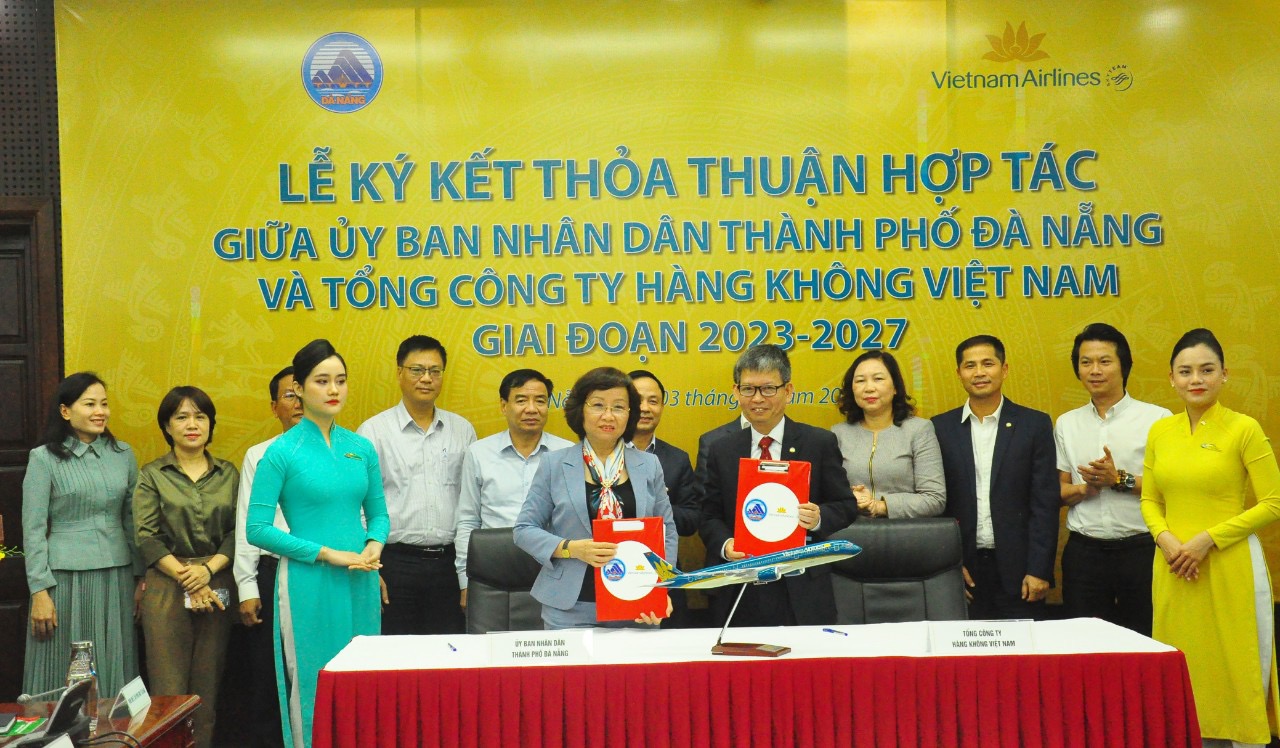 TP.Đà Nẵng và Vietnam Airlines ký kết hợp tác toàn diện giai đoạn 2023 - 2027 - Ảnh 1.