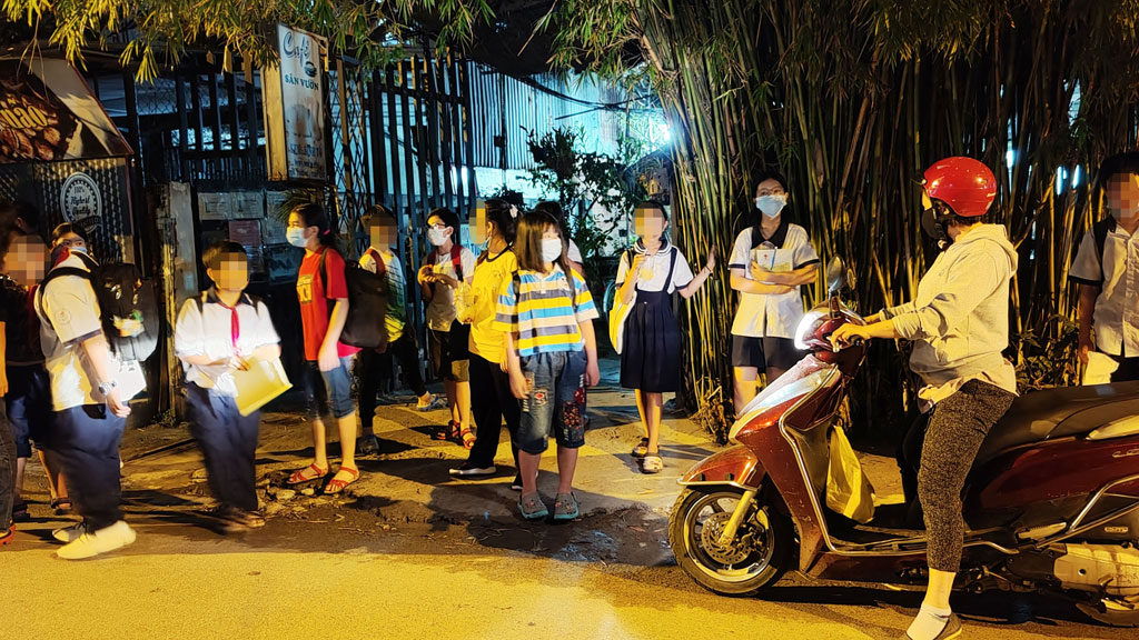 Giáo viên không được dạy ngoài giờ với học sinh - Ảnh 1.