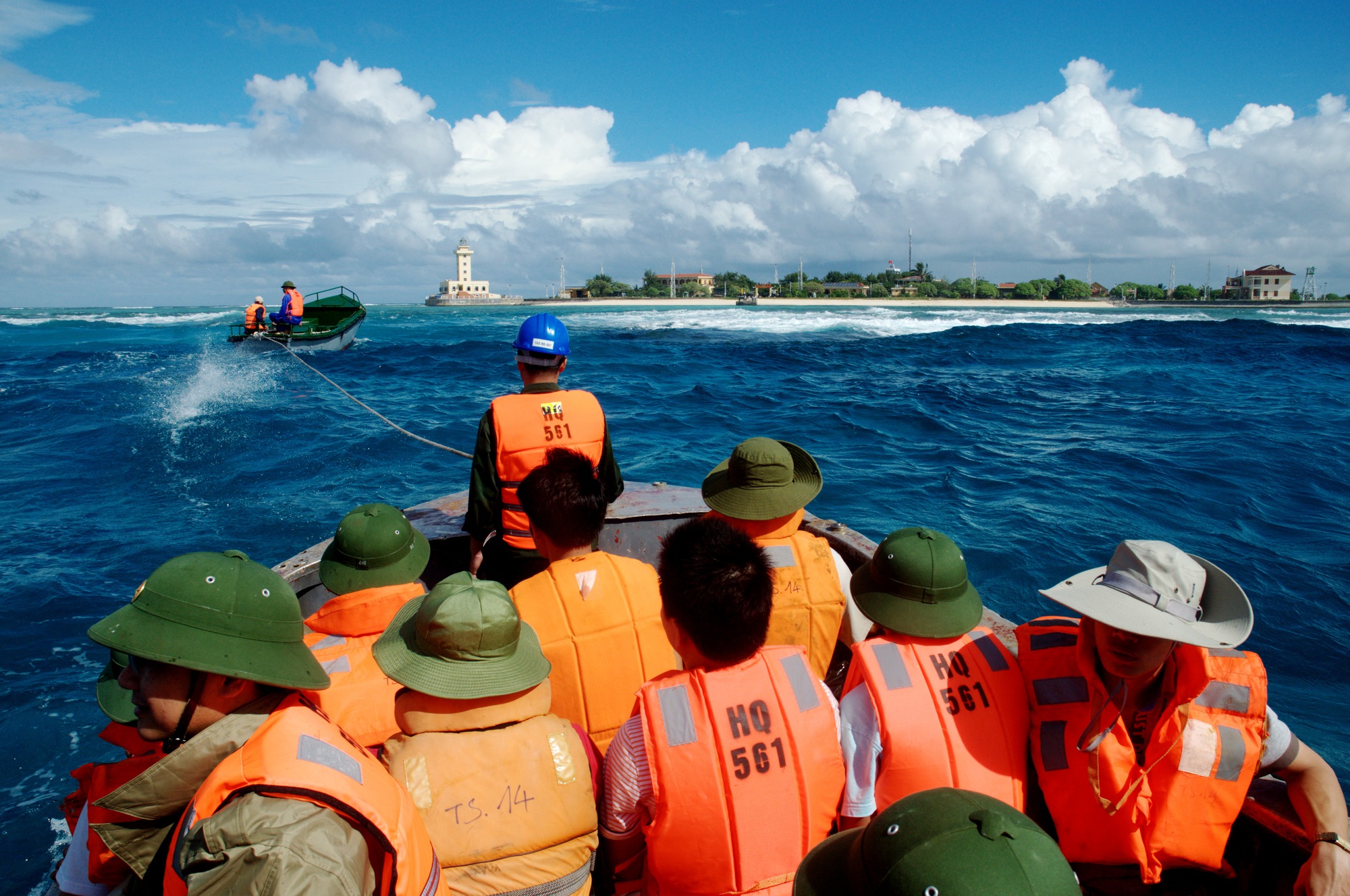 Trường Sa mãi trong tim người Việt: Không xa đâu Trường Sa ơi - Ảnh 1.
