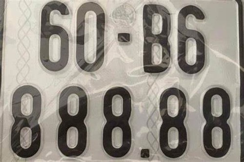 Vợ chồng bốc được 4 biển số đẹp: Chiếc YaZ BS 60B8–888.88 được bán 1,5 tỷ đồng - Ảnh 2.