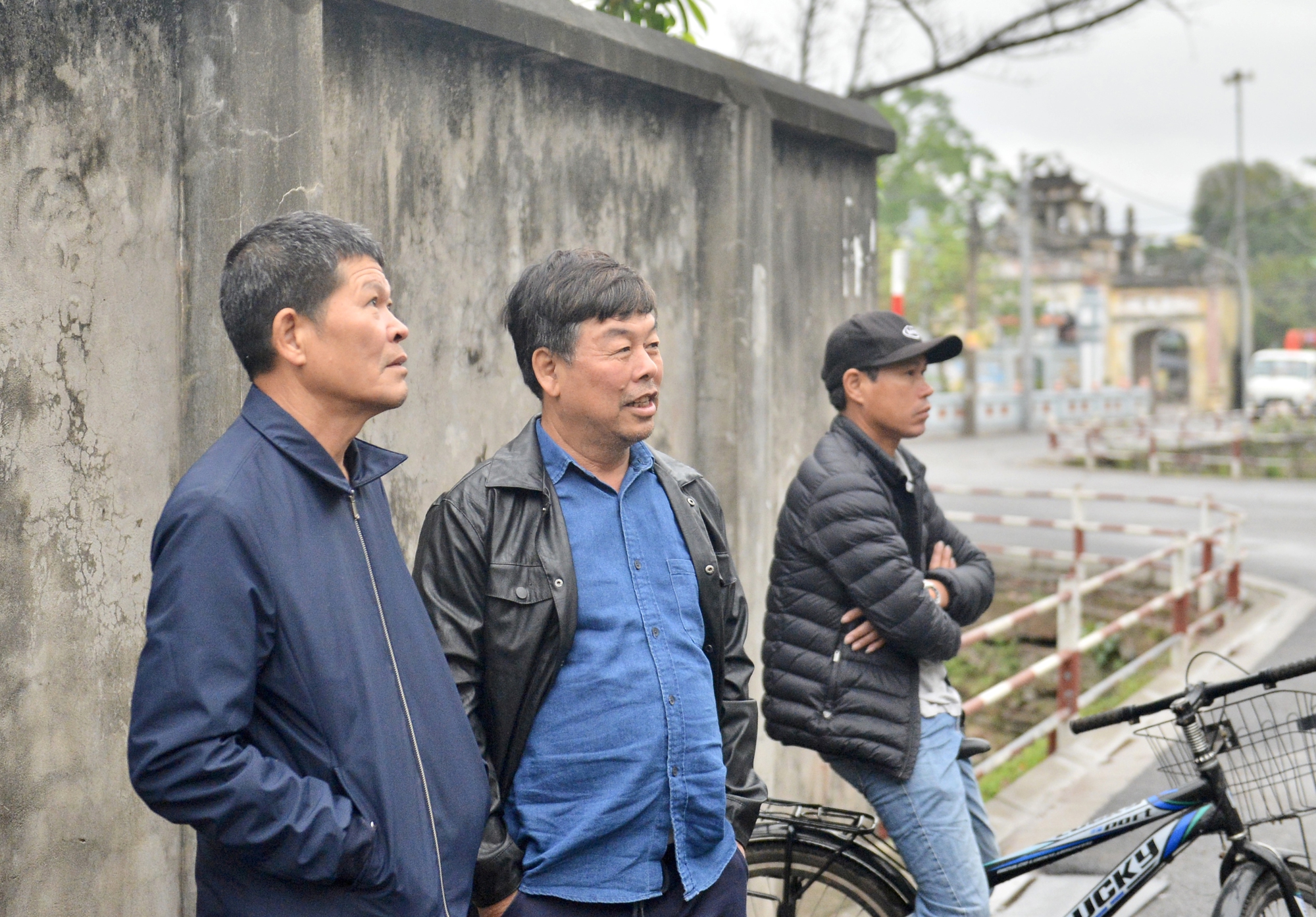 Độc đáo chiếc cổng 80 năm ở Hà Nội được gia đình chi trăm triệu bảo tồn - Ảnh 11.