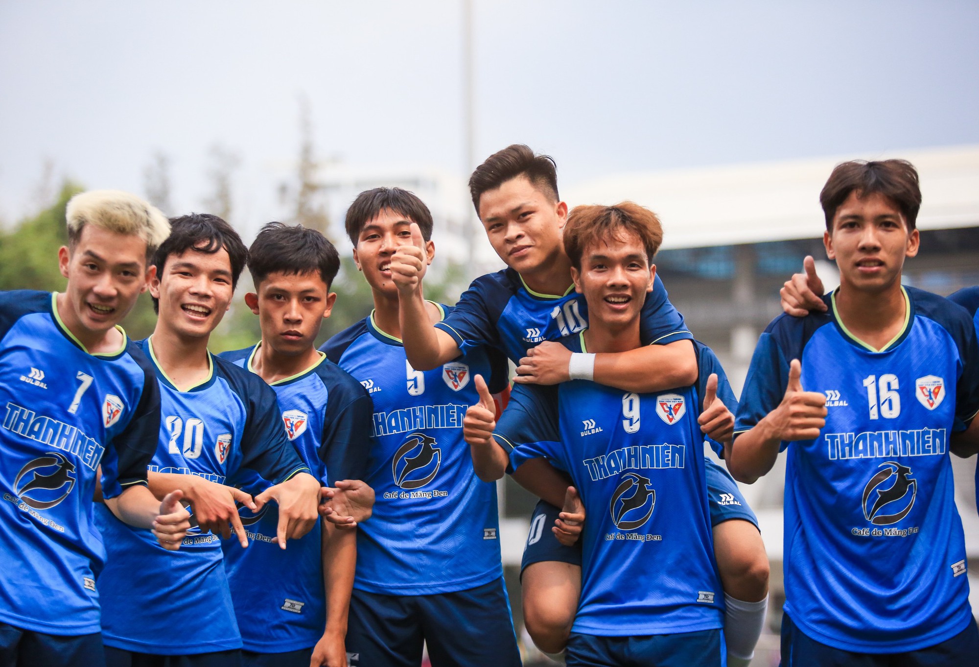 Nguyễn Văn Tấn Đạt, chàng đội trưởng mê phong cách Sergio Ramos - Ảnh 2.