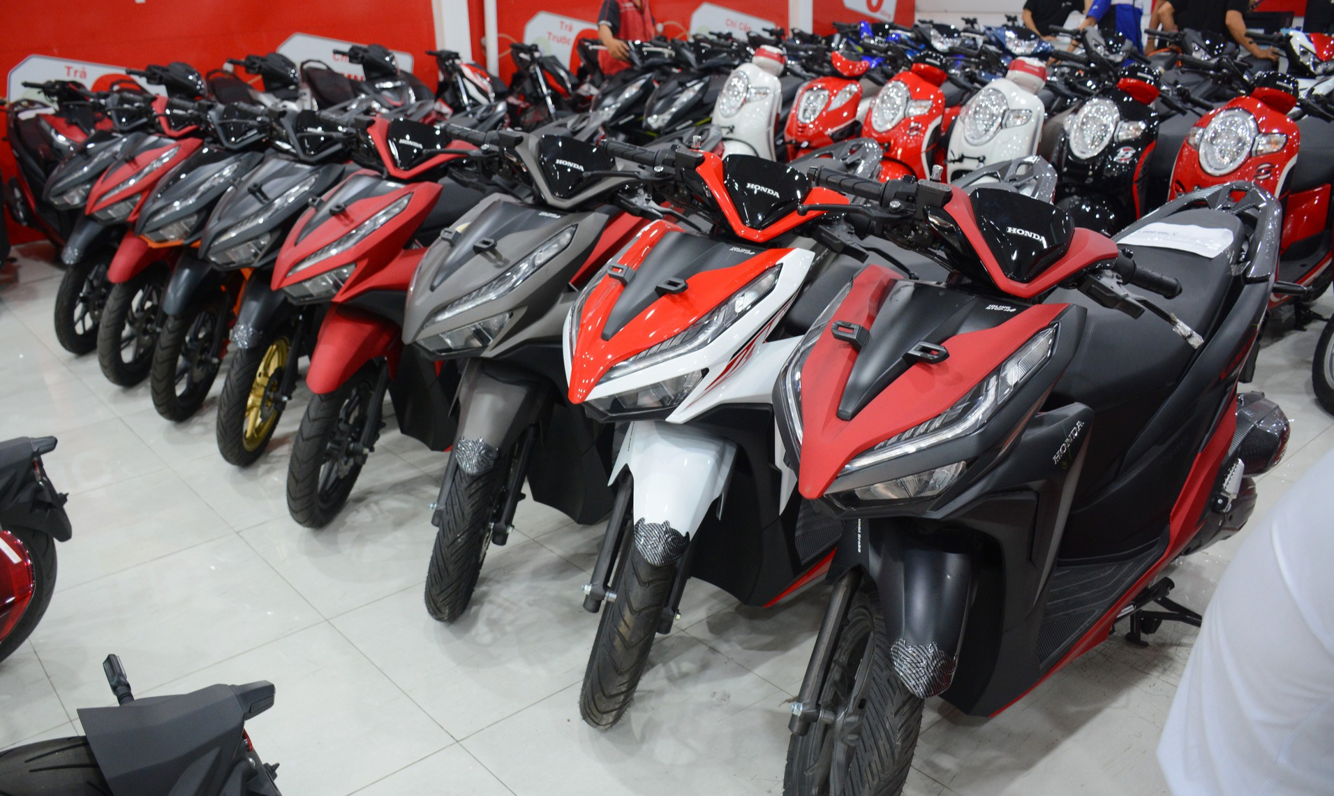 Khám phá Honda Vario 125 2023 vừa ra mắt có giá ngang với Vision