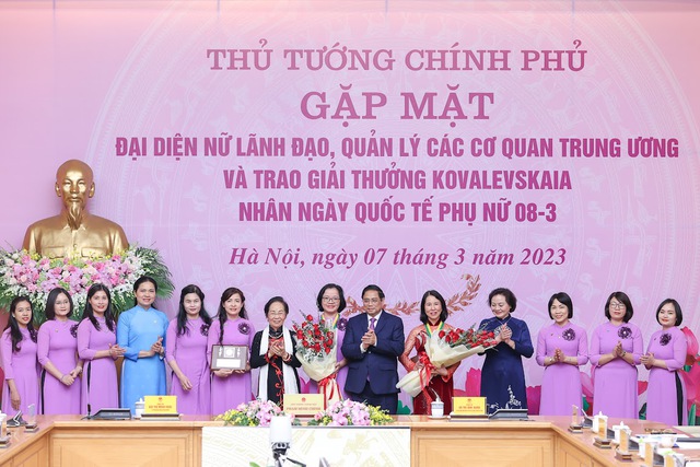 19 Ủy viên T.Ư Đảng, 24 lãnh đạo tỉnh là phụ nữ - Ảnh 2.