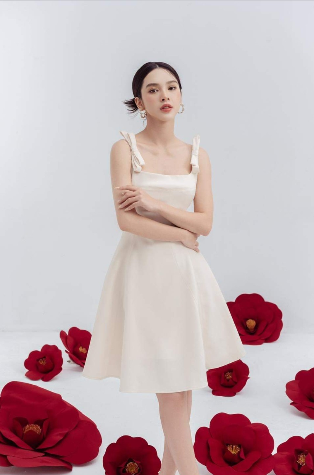 Đầm maxi xẻ tà chụp ảnh cưới | Trang phục hợp thời trang, Dress outfits,  Trang phục nữ