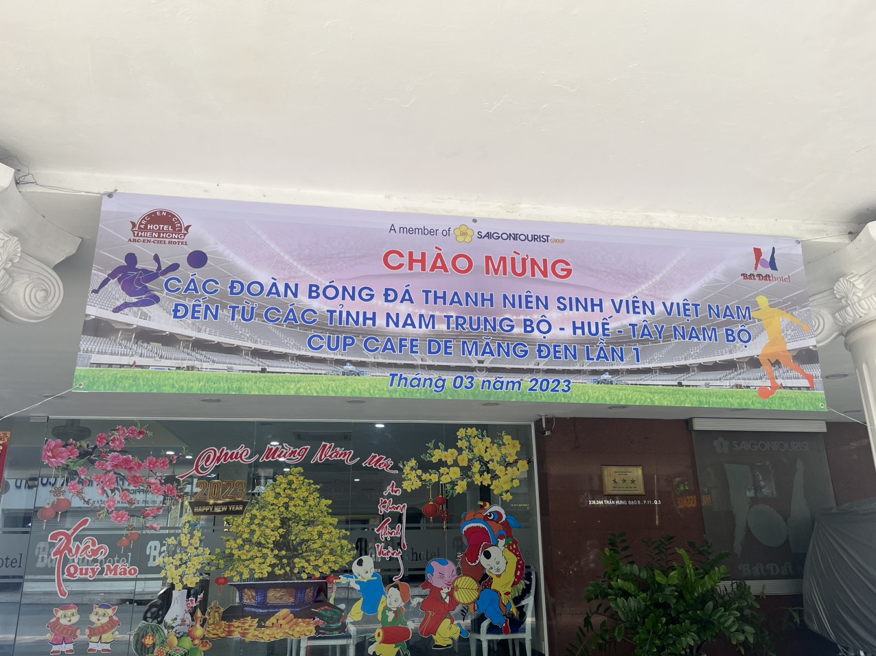 'Các cầu thủ cứ yên tâm đá bóng, cơm dẻo canh ngọt lúc nào cũng sẵn sàng' - Ảnh 3.