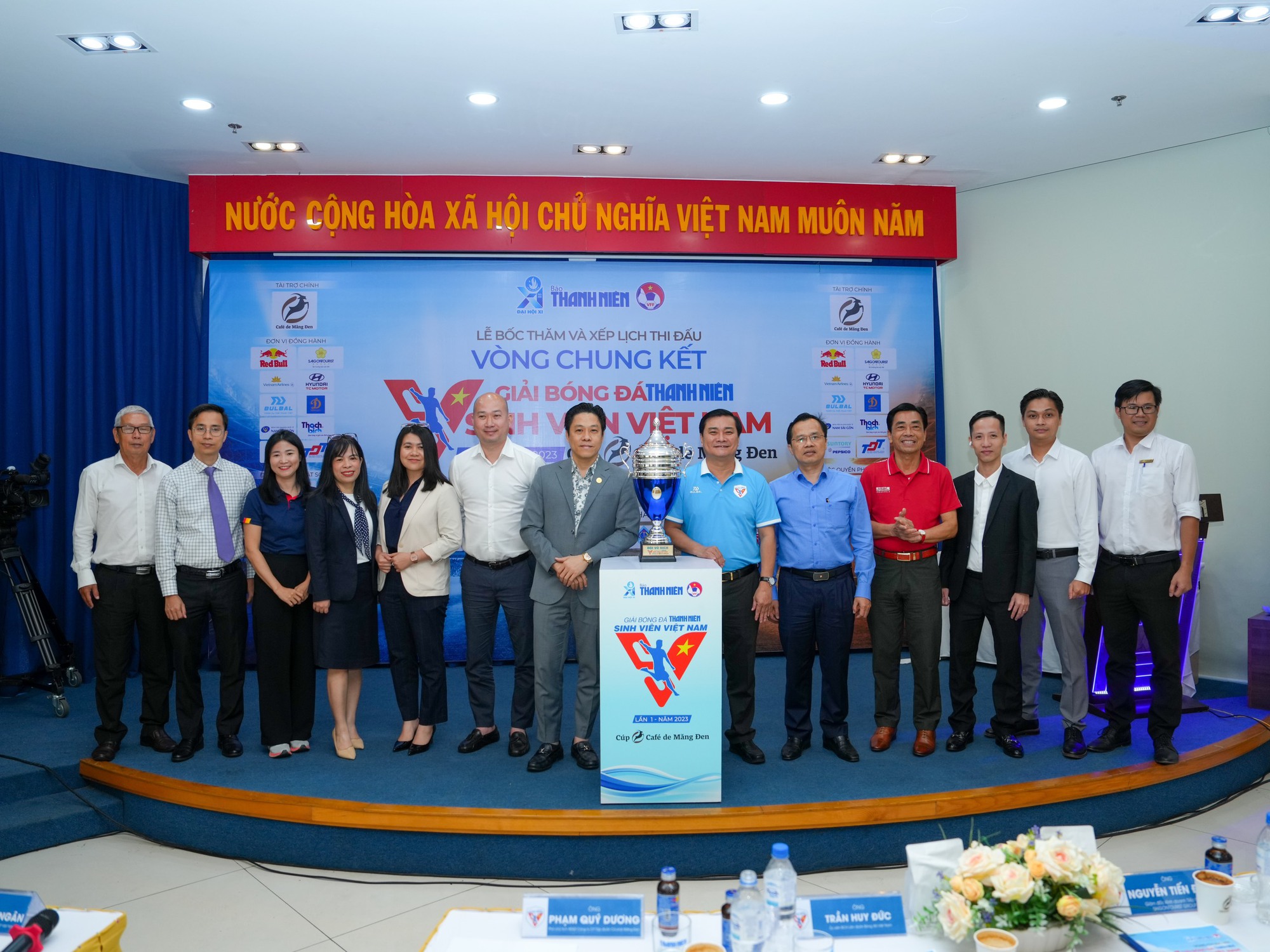 Ra mắt chiếc cúp vô địch trong mơ giải bóng đá Thanh Niên Sinh viên Việt Nam - Ảnh 5.