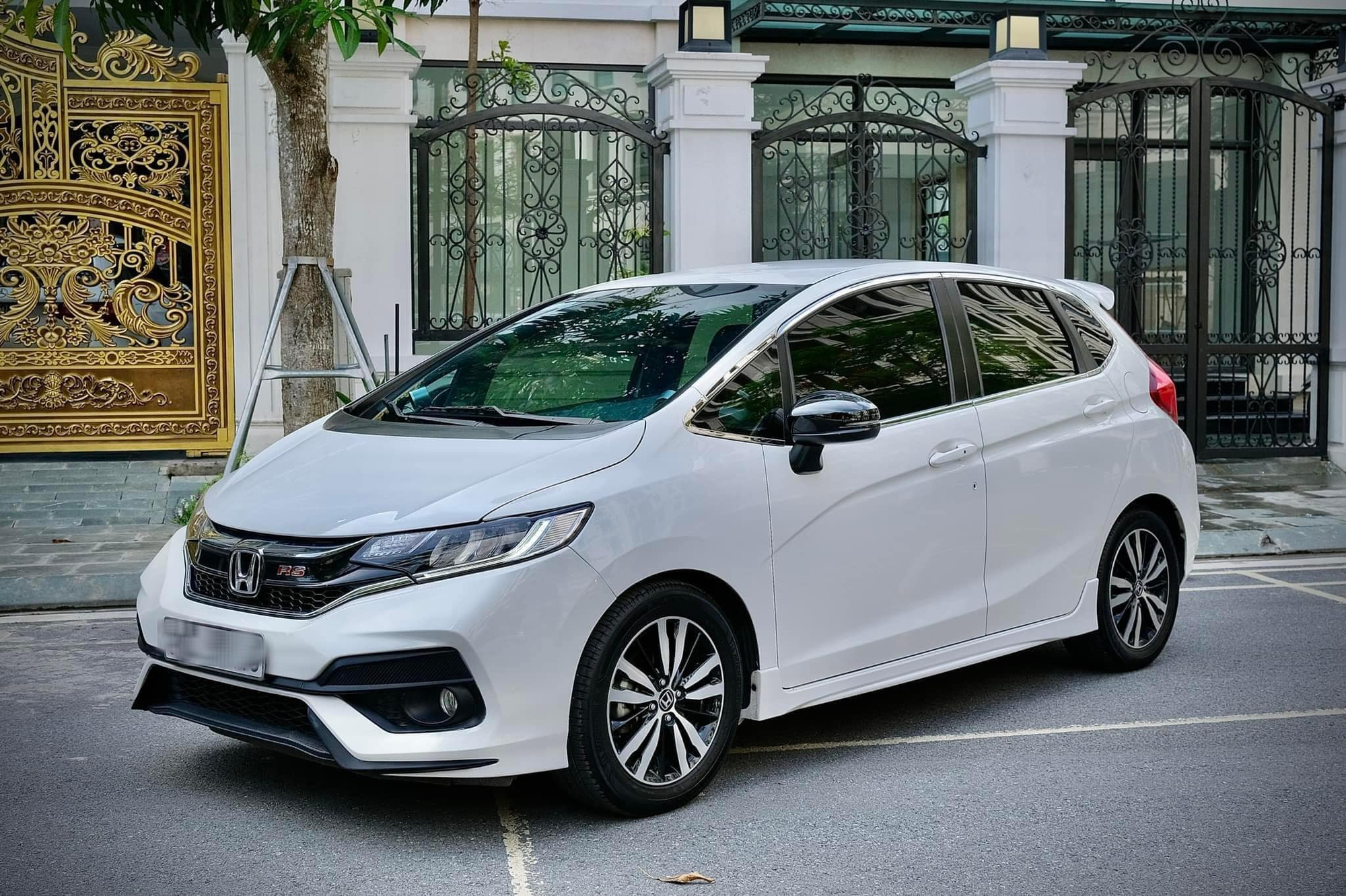 Vì sao Honda Jazz thất bại tại Việt Nam, xe cũ xuống giá không phanh?