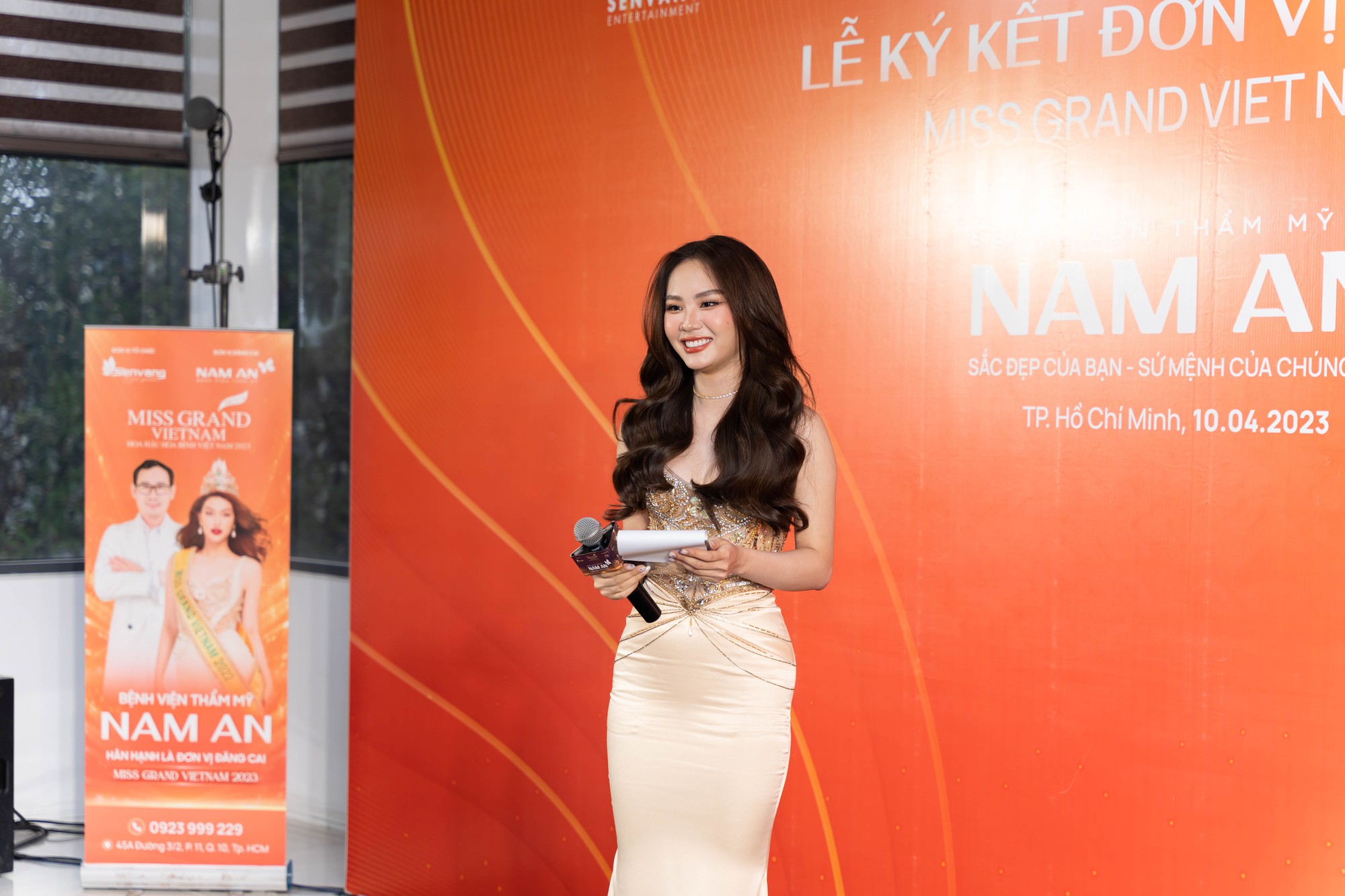 Hoa hậu Mai Phương xinh đẹp trong vai trò MC sự kiện  - Ảnh 2.