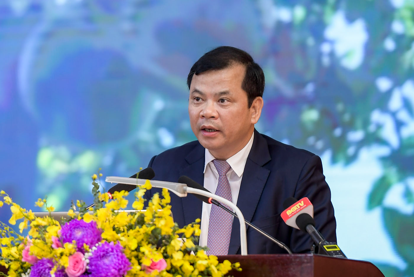 Chính phủ kỷ luật Chủ tịch và Phó chủ tịch tỉnh Bắc Giang do vi phạm chống dịch - Ảnh 2.