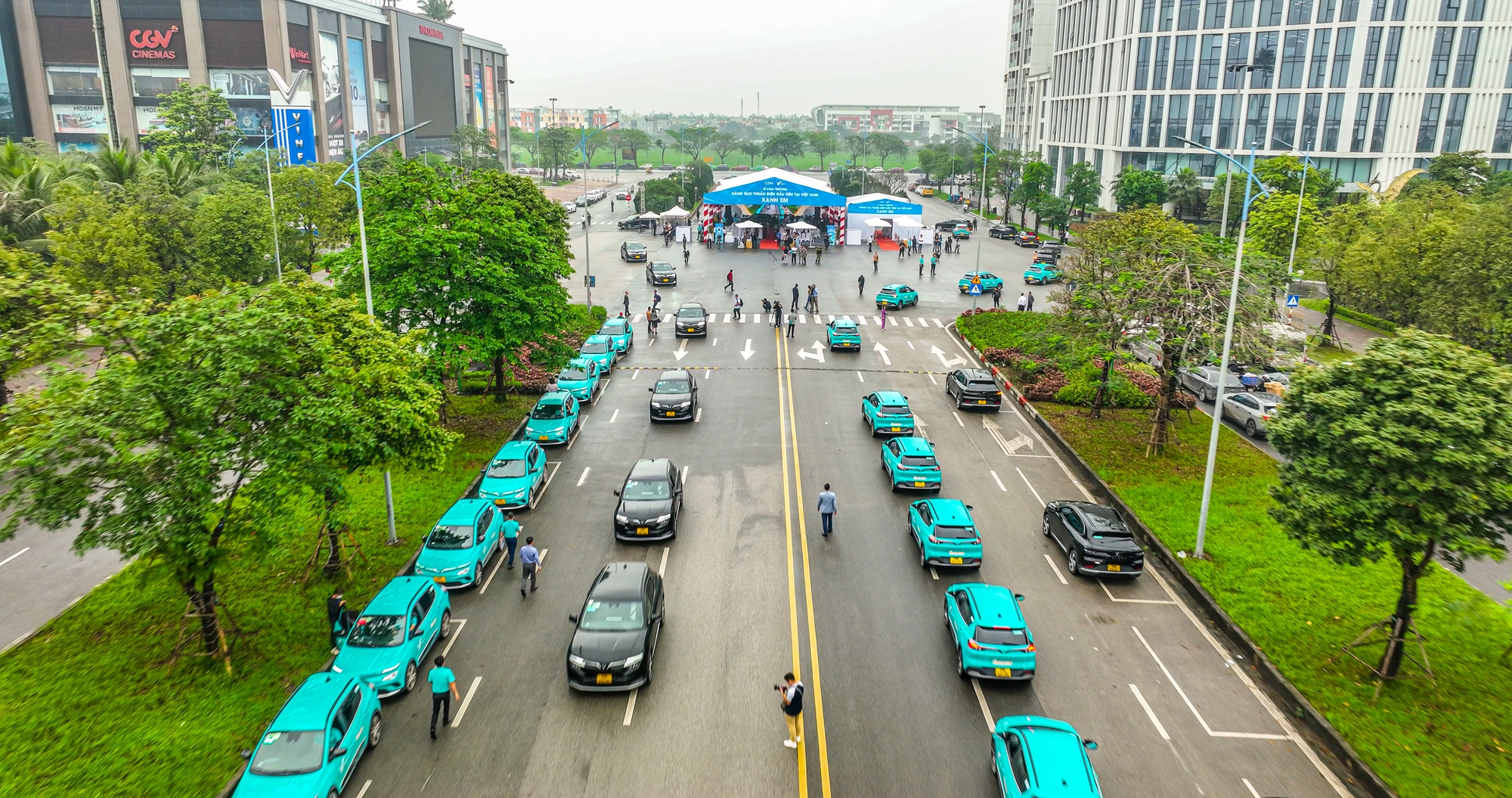 Hãng taxi điện đầu tiên chính thức lăn bánh tại Hà Nội - Ảnh 3.
