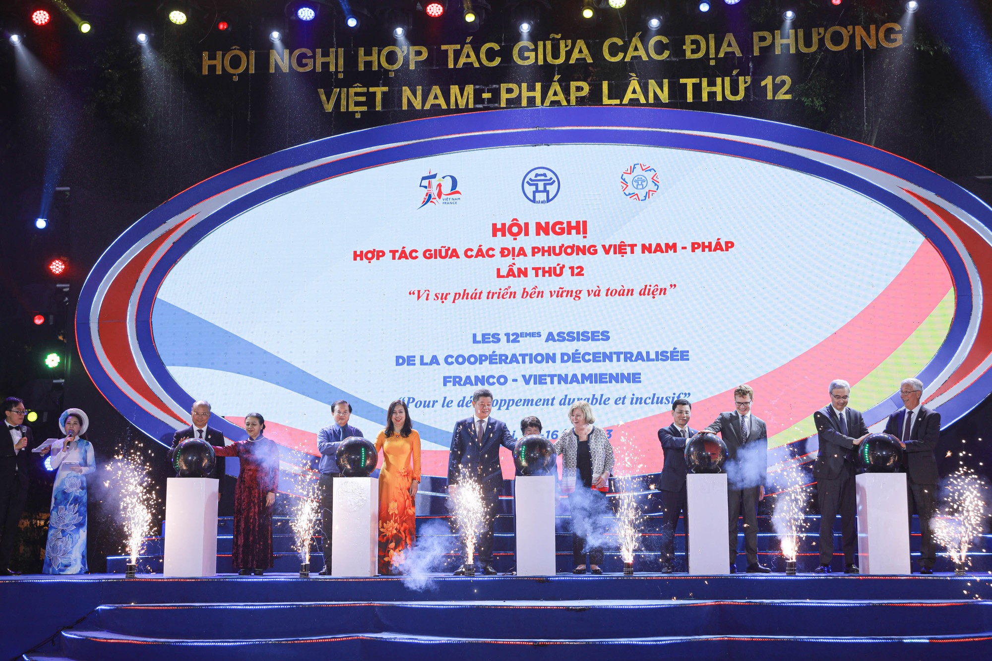 Phó chủ tịch Hà Nội giới thiệu ẩm thực Việt Nam cho các đại biểu nước Pháp - Ảnh 4.
