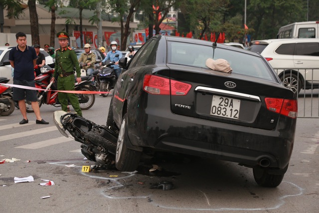 Khởi tố, bắt tạm giam tài xế lái ô tô tông liên hoàn 17 xe máy - Ảnh 2.