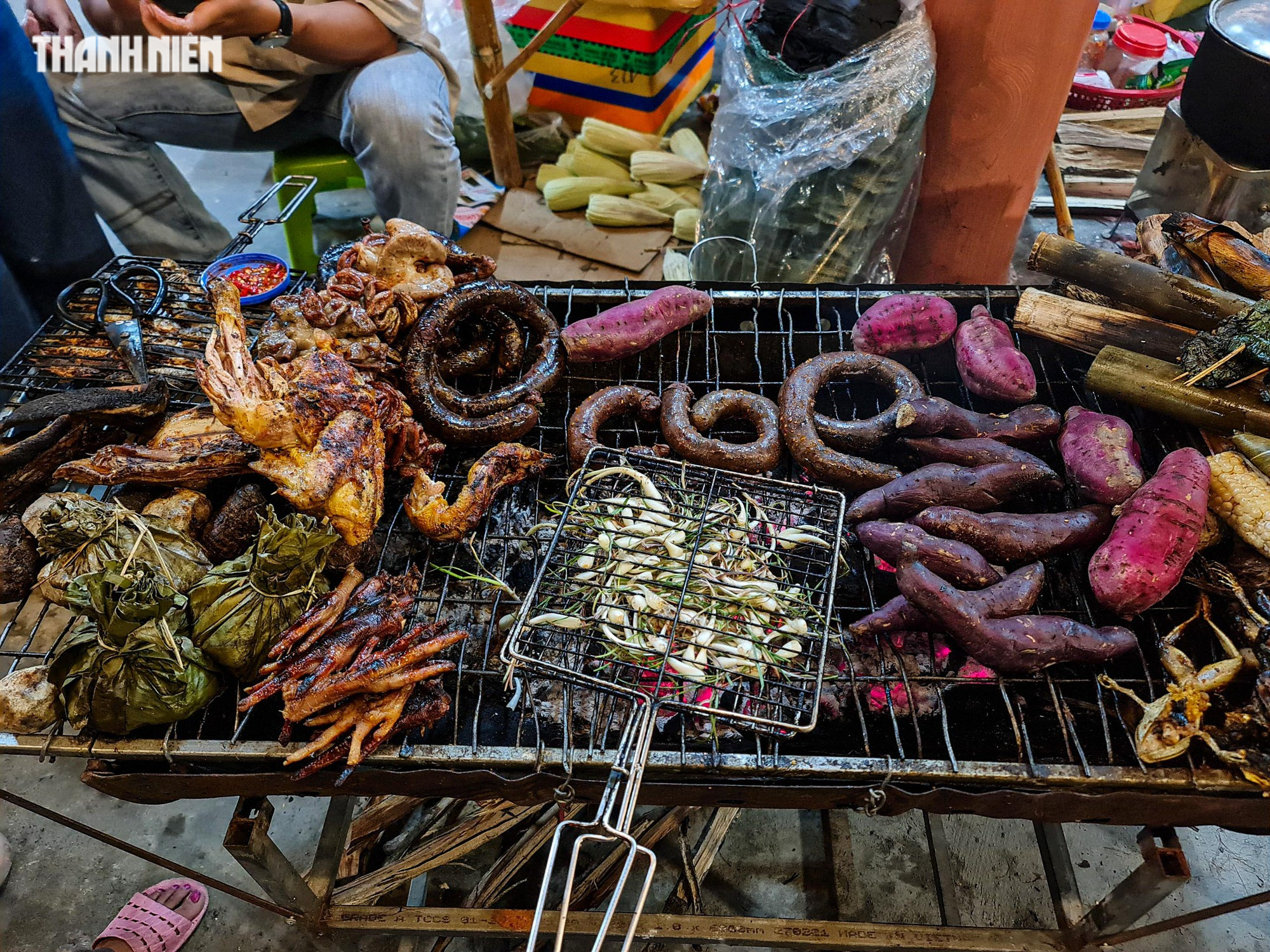 Thưởng thức sản vật núi rừng 'độc lạ' trong phiên chợ vùng cao A Lưới - Ảnh 3.