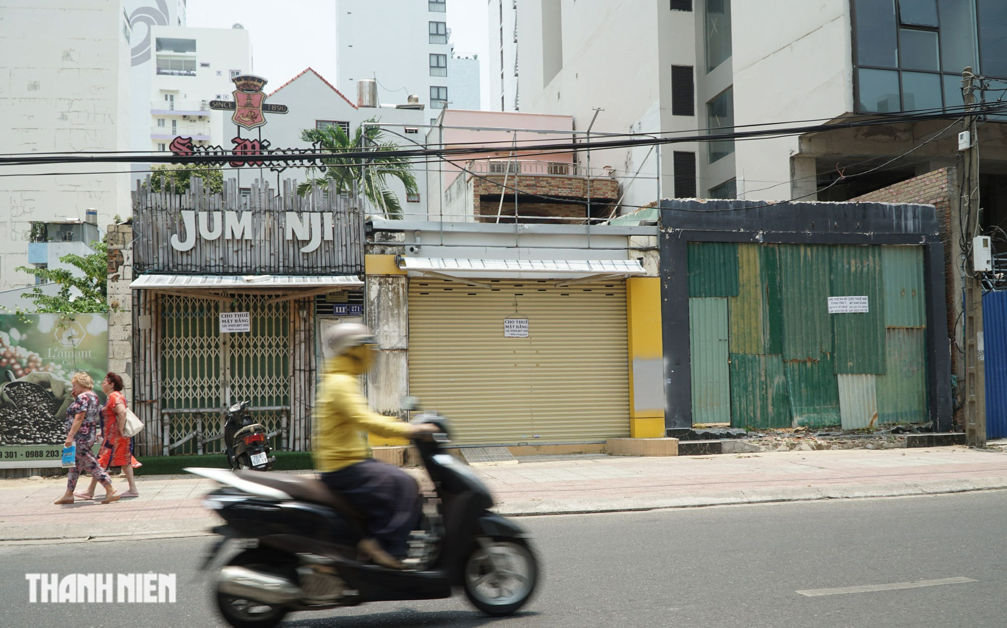 Khu phố Tây ở Nha Trang vẫn vắng hoe dù chuẩn bị bước vào mùa du lịch - Ảnh 4.