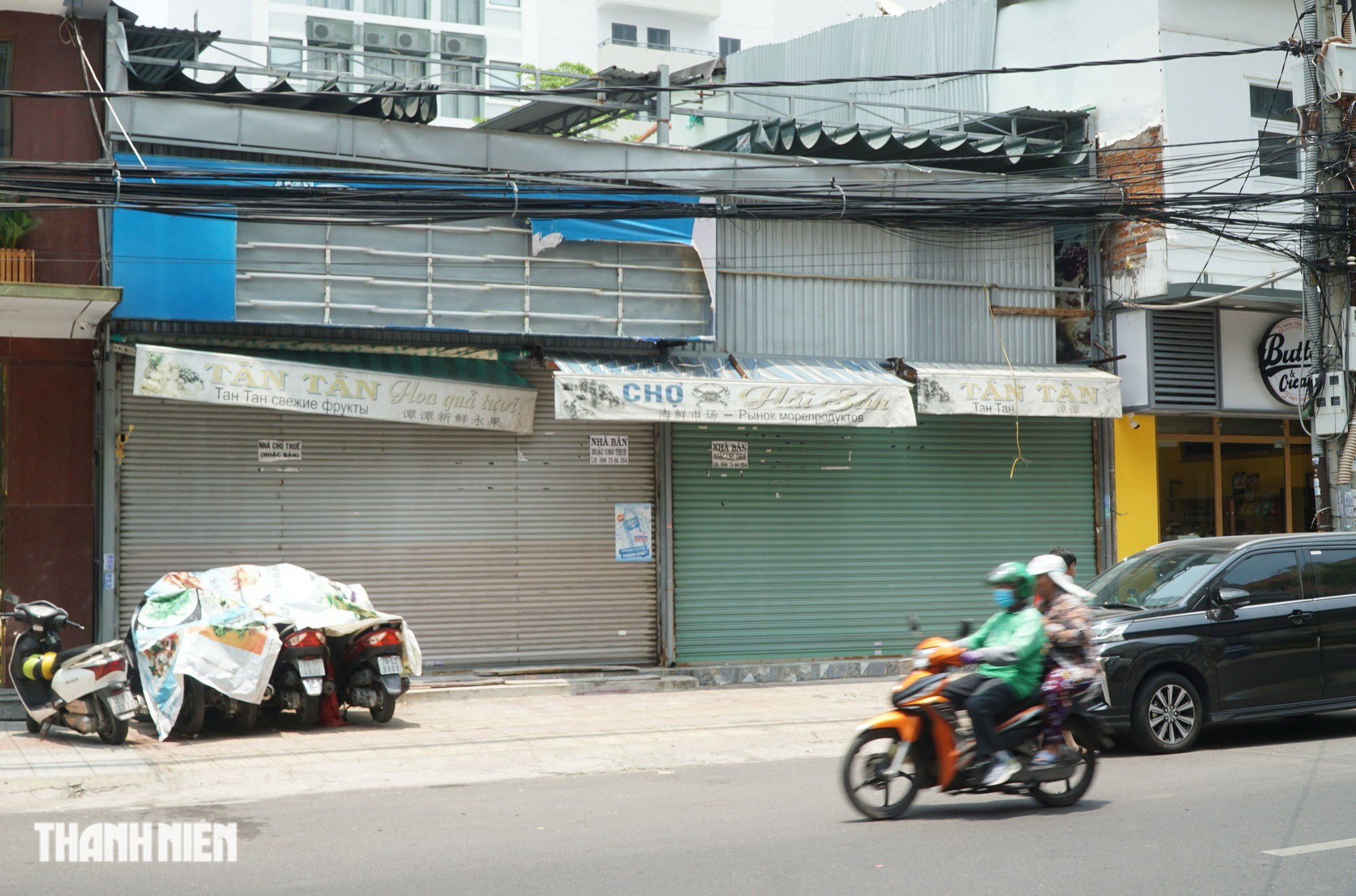 Khu phố Tây ở Nha Trang vẫn vắng hoe dù chuẩn bị bước vào mùa du lịch - Ảnh 10.