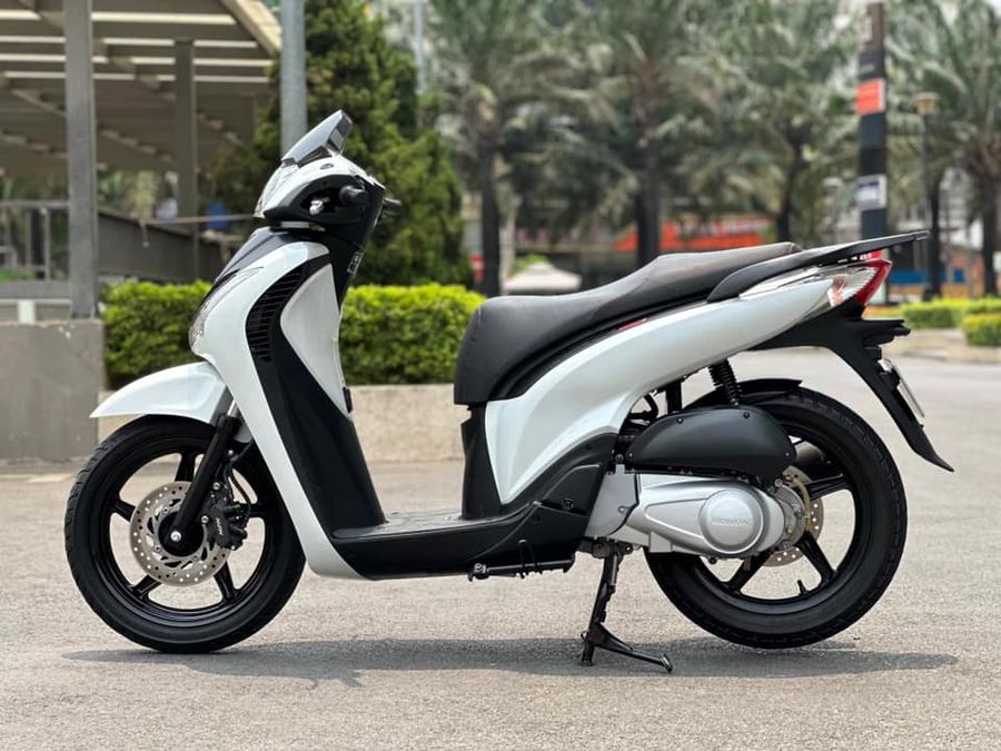 Honda SH 150i hơn 10 năm tuổi 'hét' giá hơn 3 tỉ đồng