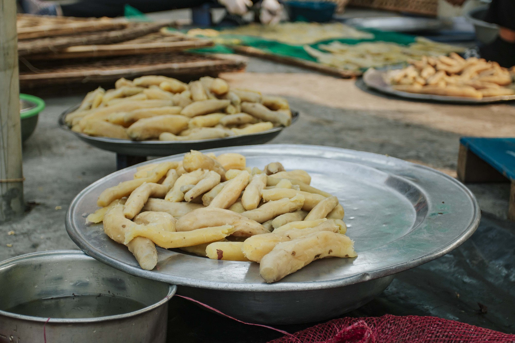 Về thủ phủ khoai deo khám phá cách làm món ăn đặc sản Quảng Bình - Ảnh 5.