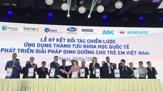 Lần đầu tiên 6 tập đoàn dinh dưỡng hàng đầu thế giới cùng hợp tác với Vinamilk - Ảnh 1.