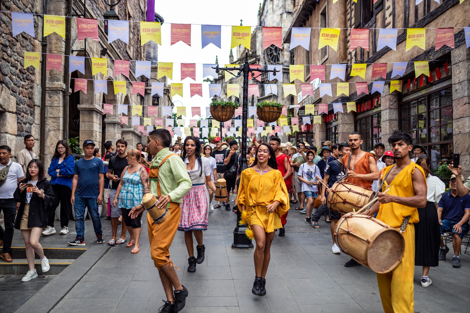 دا نانغ تحفز السياحة في عام 2023 - الصورة 1. Đà Nẵng kích cầu du lịch 2023 - Ảnh 1.