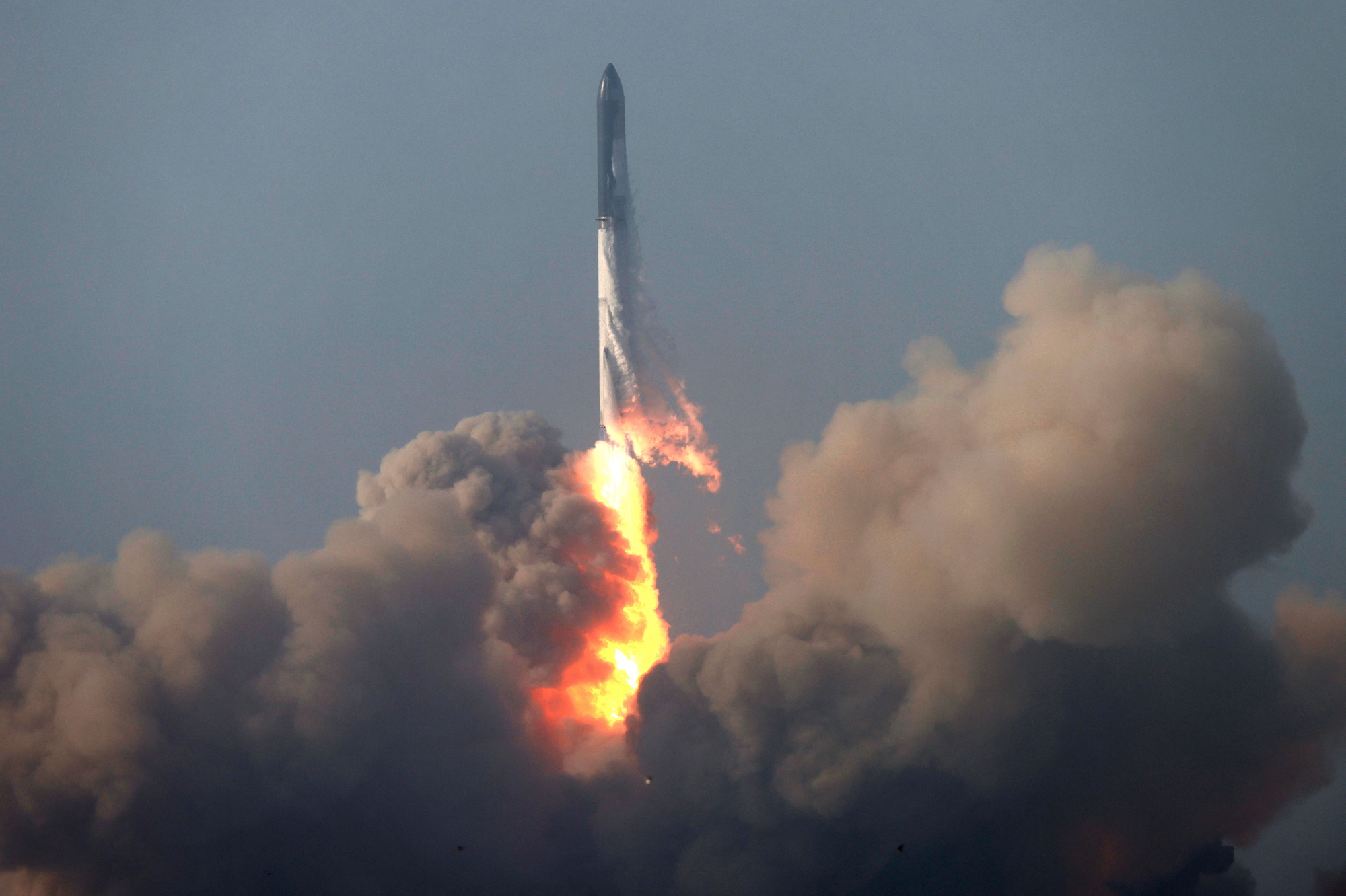 Tên lửa của SpaceX phát nổ sau khi phóng thử - Ảnh 1.