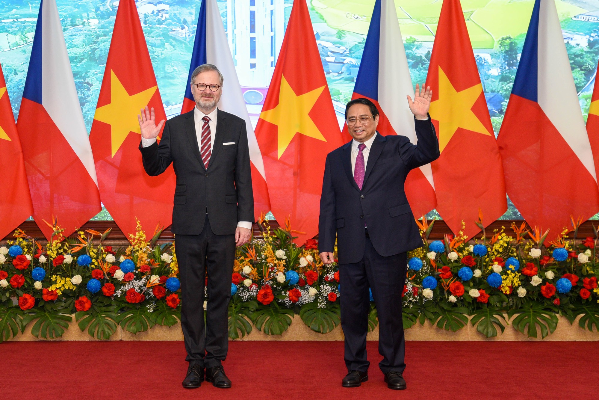 Thủ tướng Phạm Minh Chính chủ trì lễ đón Thủ tướng Czech - Ảnh 5.