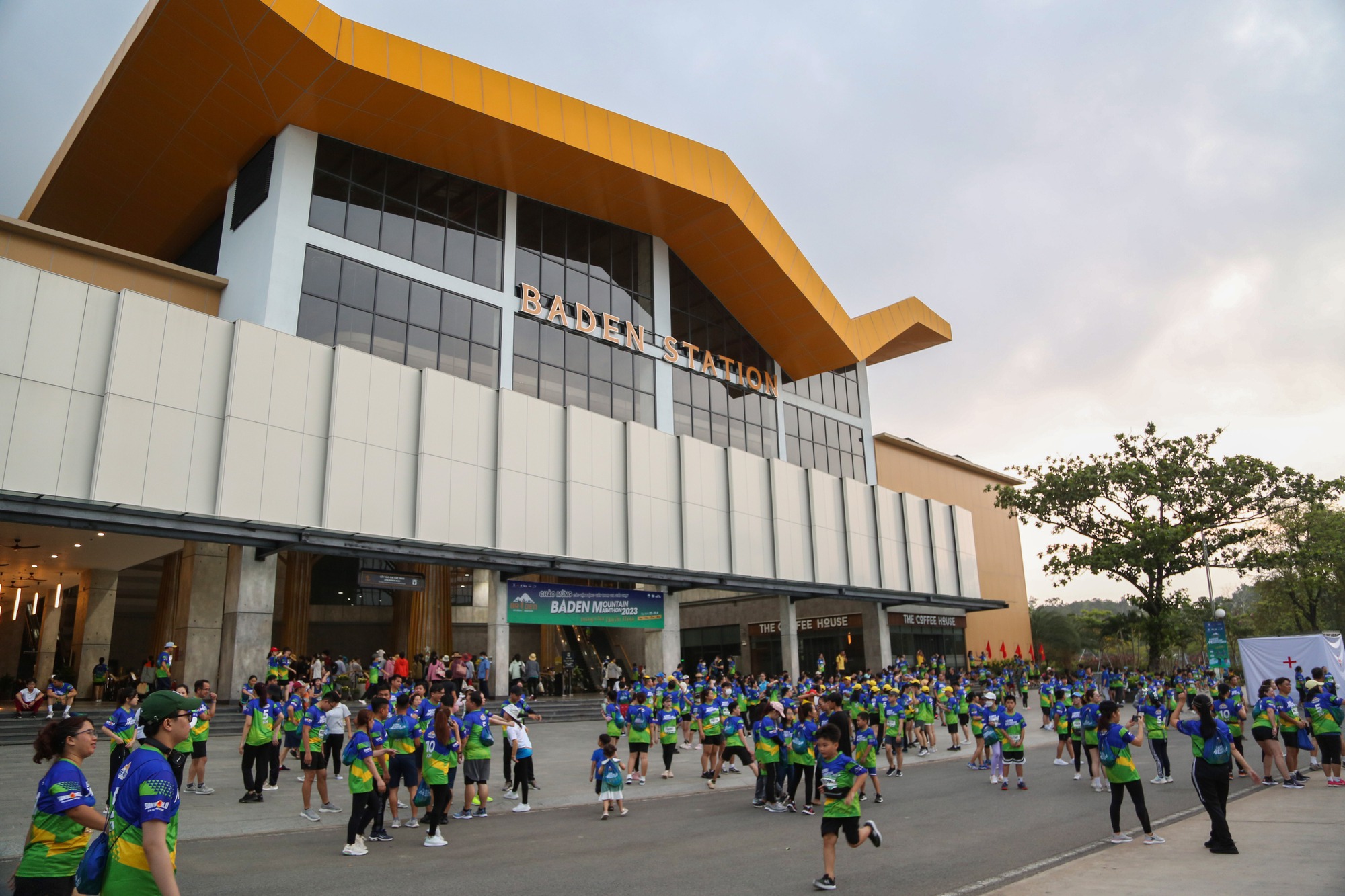 Tây Ninh: Hơn 7.100 vận động viên tham gia giải chạy BaDen Mountain Marathon 2023 - Ảnh 4.