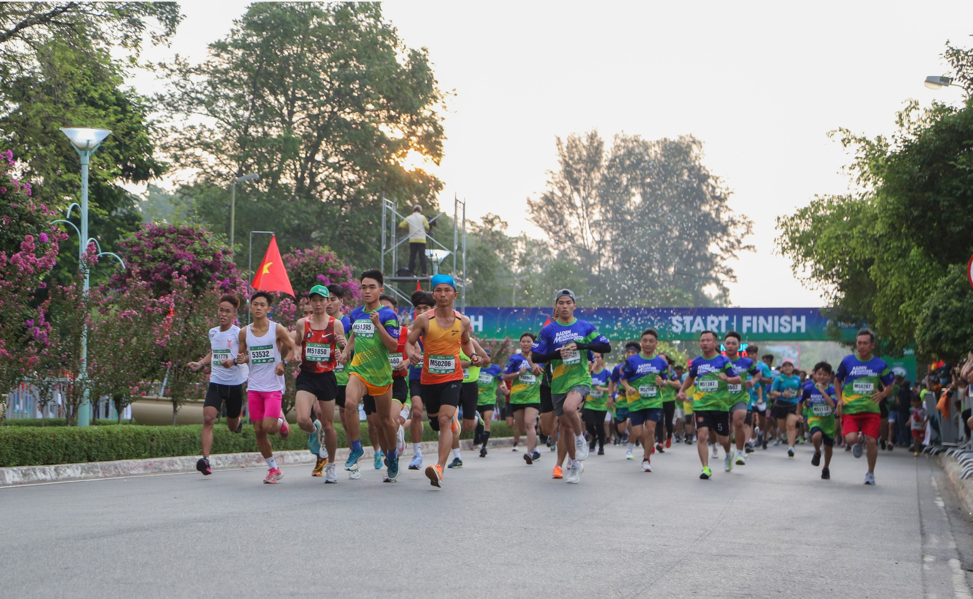 Tây Ninh: Hơn 7.100 vận động viên tham gia giải chạy BaDen Mountain Marathon 2023 - Ảnh 1.