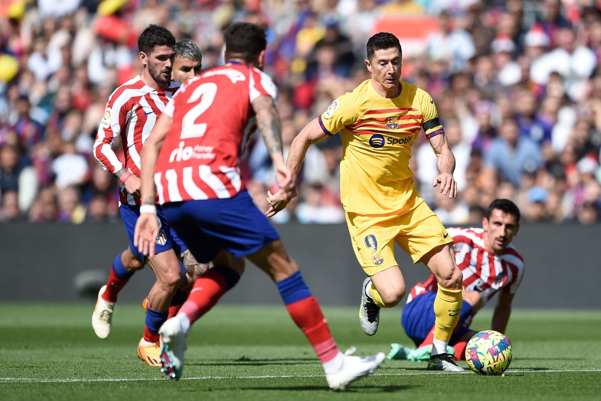 La Liga: Đánh Bại Atletico Madrid, Barcelona Tăng Cách Biệt 11 điểm ...