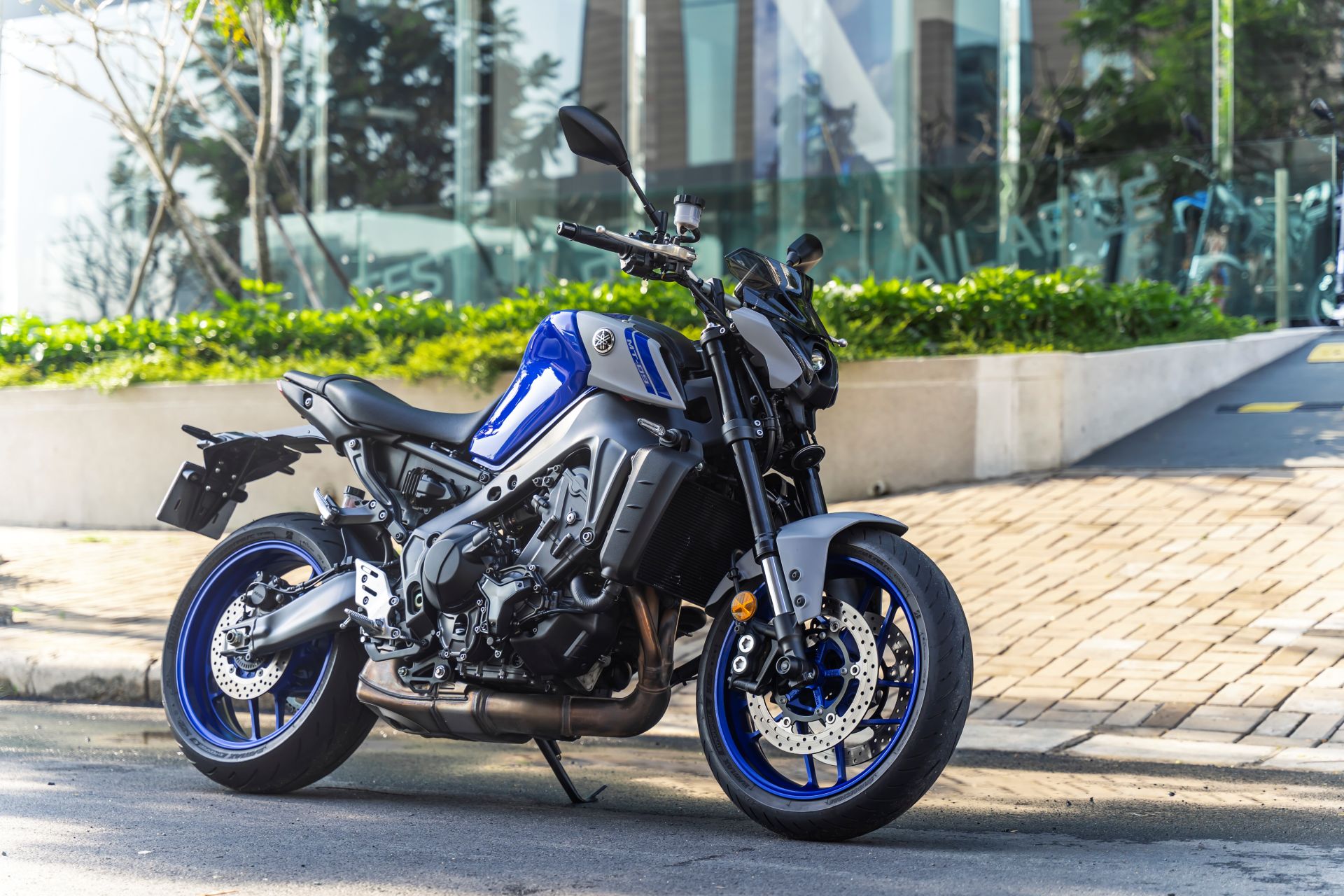 M T Yamaha MT 09 C D L i Ph H p V i Nh ng Ai 
