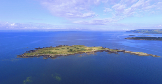 4,3 tỉ đồng đã mua được hòn đảo siêu đẹp ở Scotland - Ảnh 1.