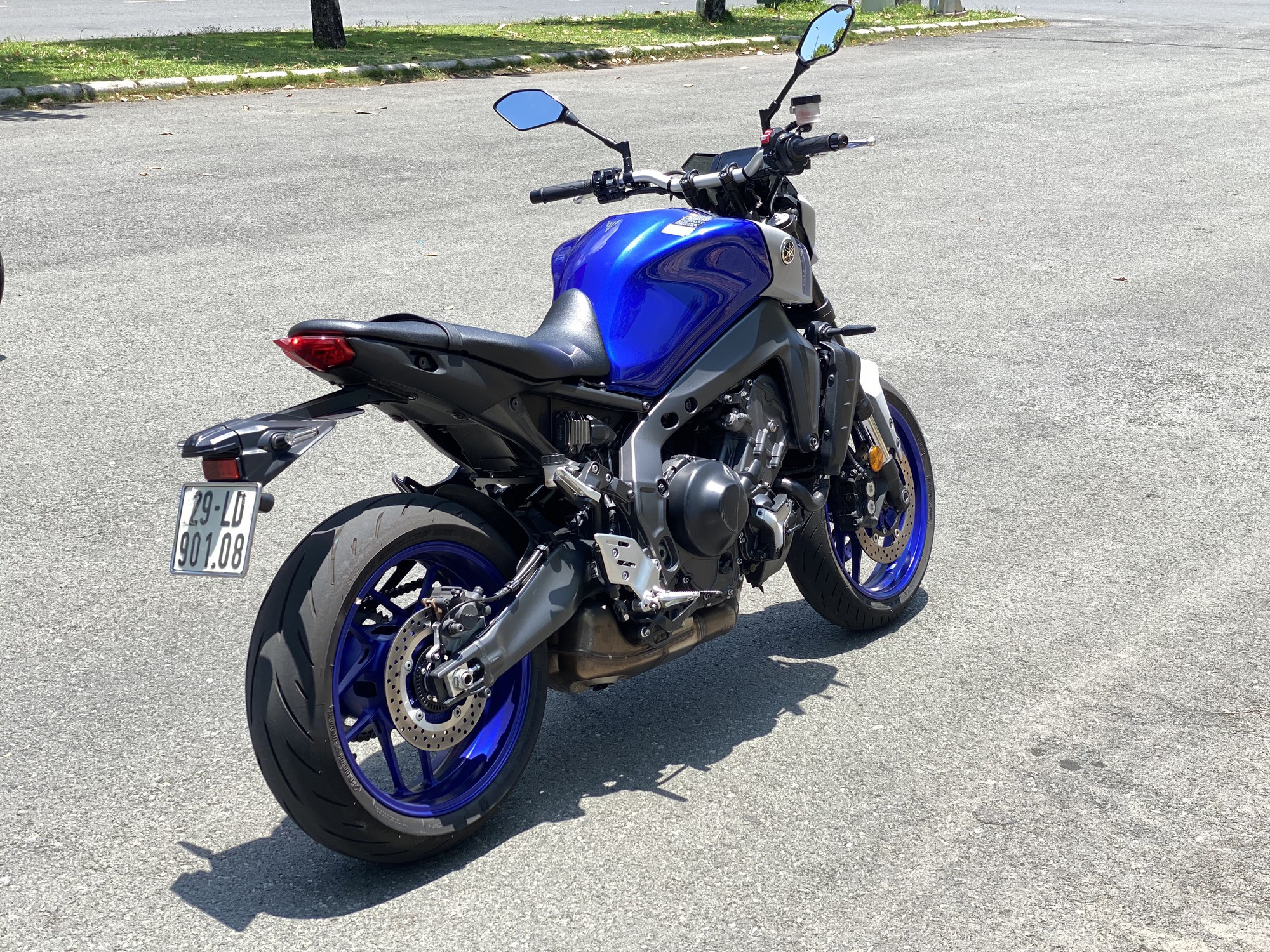 Mô tô Yamaha MT-09 có dễ lái, phù hợp cho ai? - Ảnh 10.