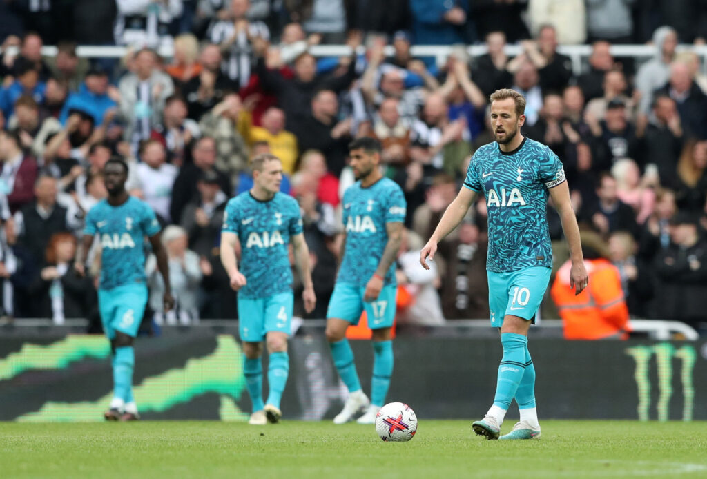 Thua đậm Newcastle, cầu thủ Tottenham hoàn tiền vé cho các CĐV