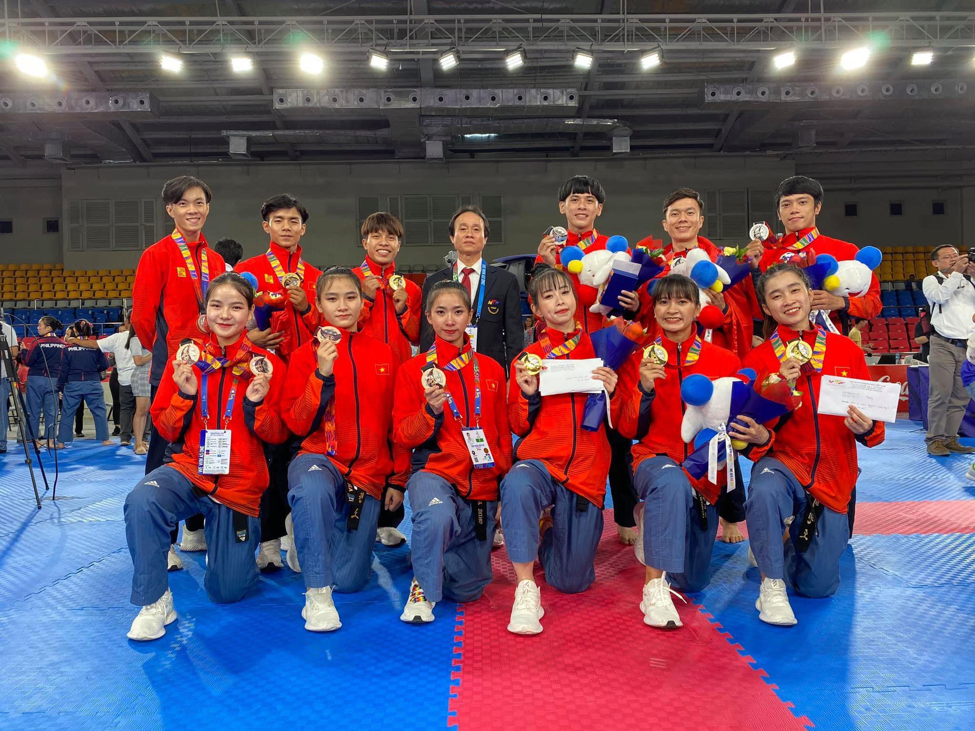 Chau Tuyet Van and the Vietnamese taekwondo team missed the training ...