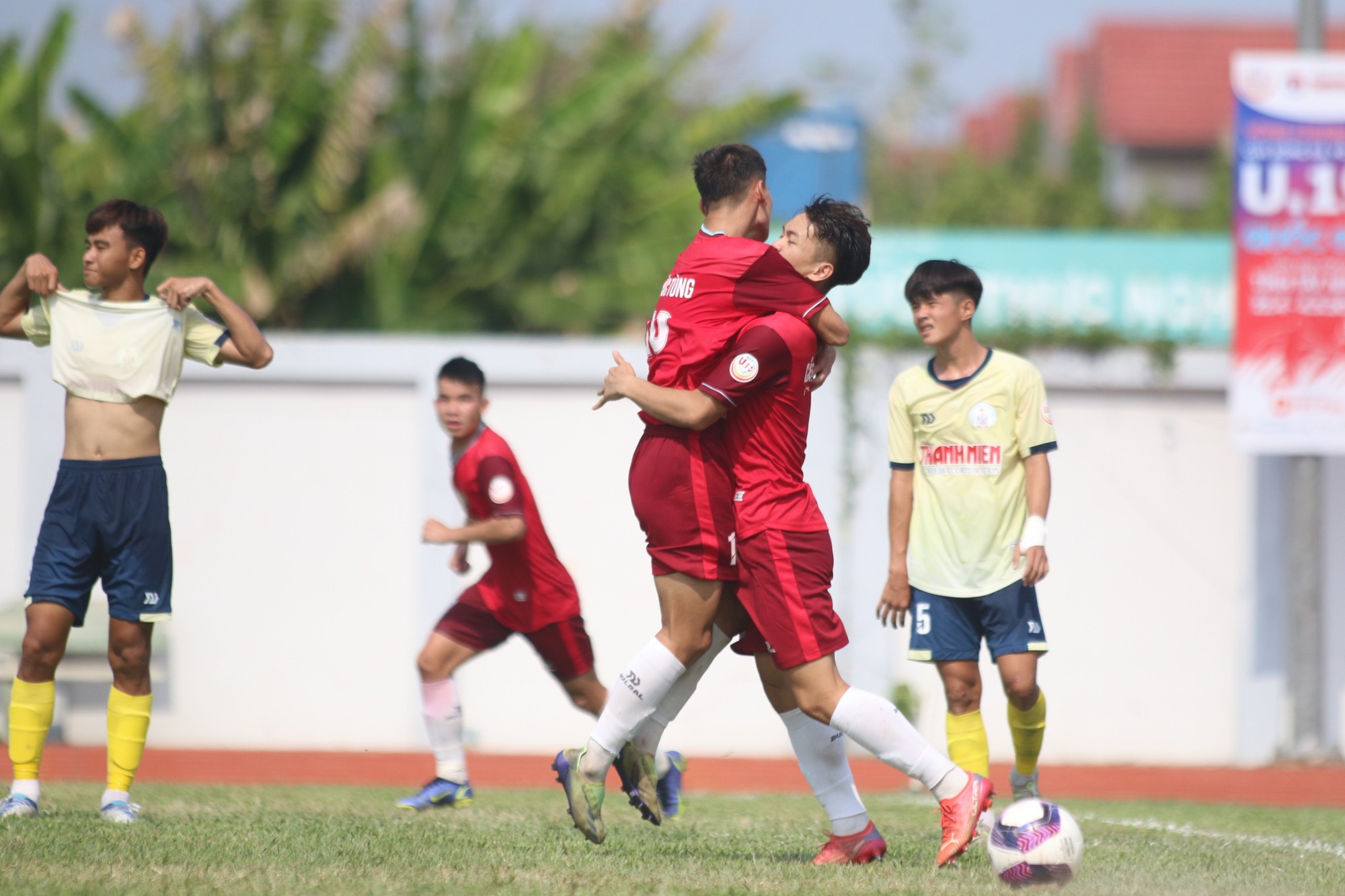 U.19 Thanh Hóa lội ngược dòng đánh bại U.19 Đồng Tháp 4-2 - Ảnh 3.