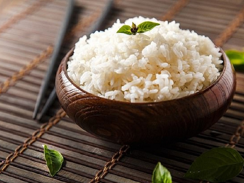 Làm sao để bảo quản cơm thừa đúng cách, tránh gây ngộ độc?