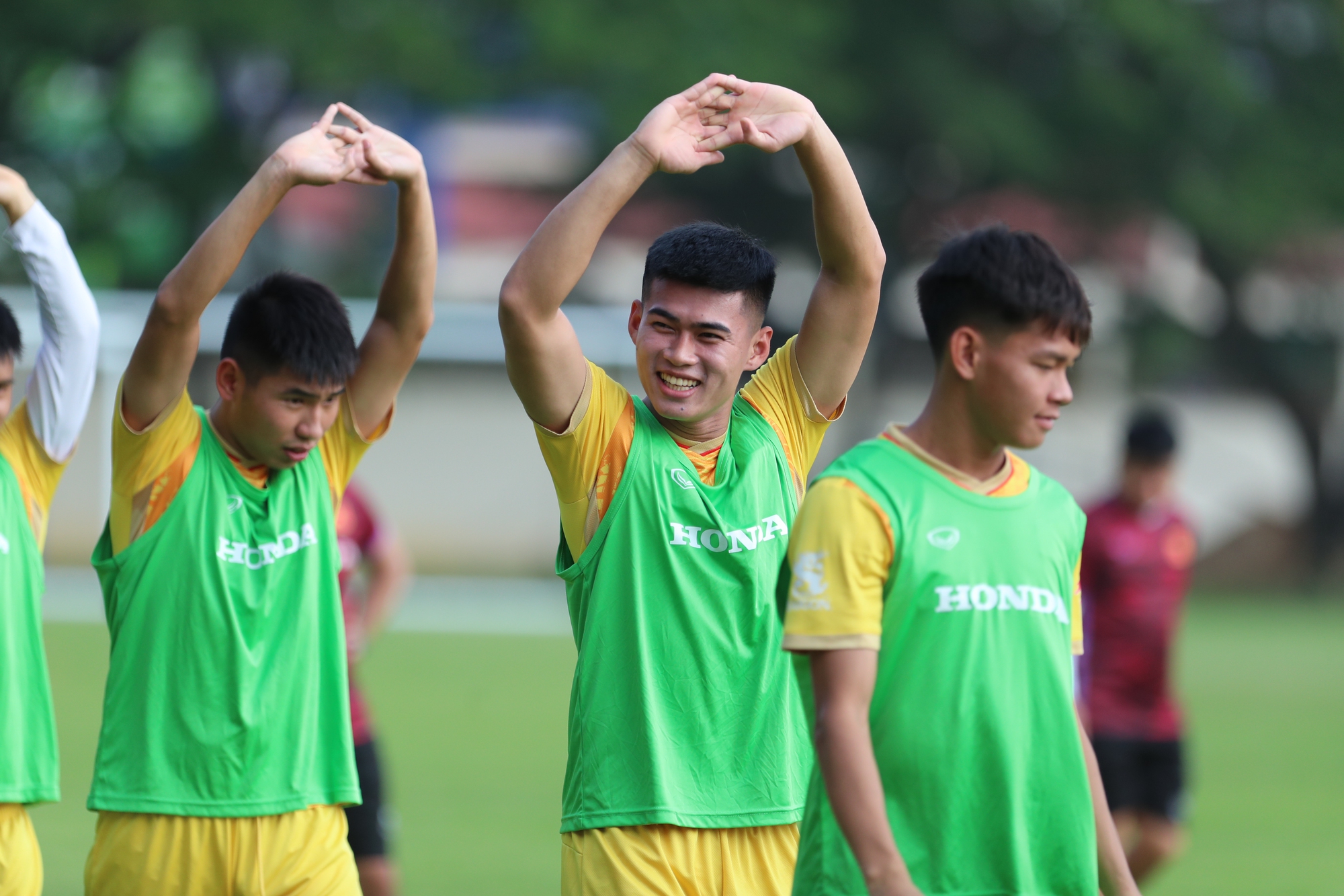U.22 Việt Nam chia đội hình đấu đối kháng, rèn chiến thuật cho SEA Games 32 - Ảnh 2.