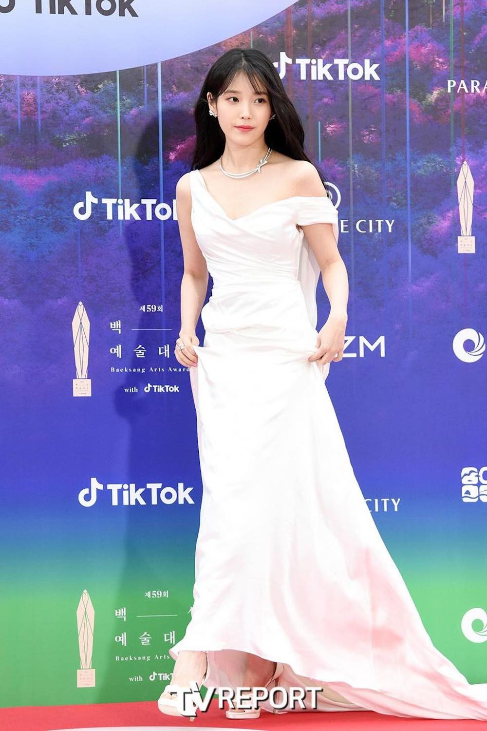 Song Hye Kyo, Suzy và dàn mỹ nhân Hàn lộng lẫy trên thảm đỏ Baeksang 2023 - Ảnh 6.