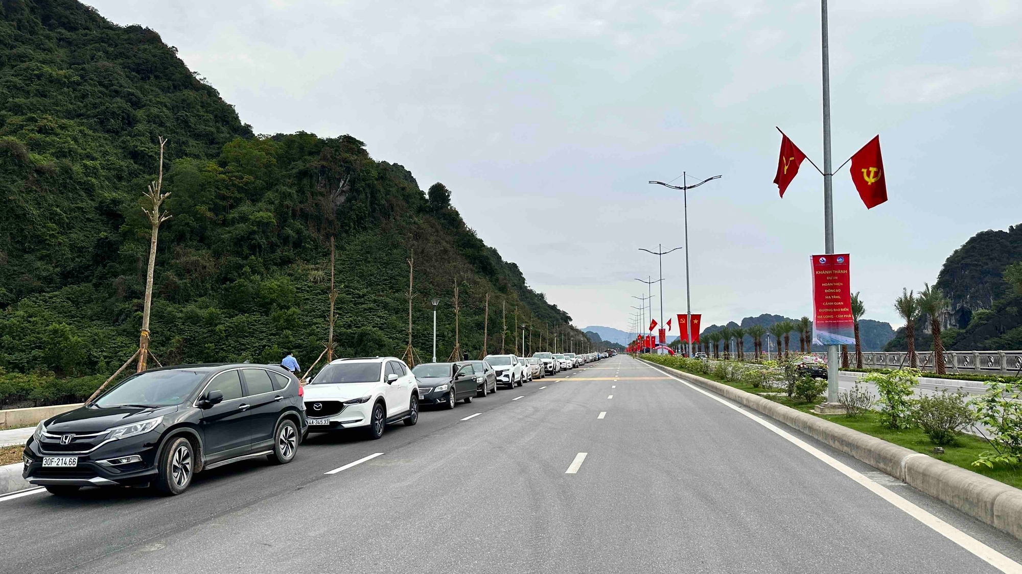 Quảng Ninh lần 2 khánh thành đường bao biển Hạ Long - Cẩm Phả  - Ảnh 2.