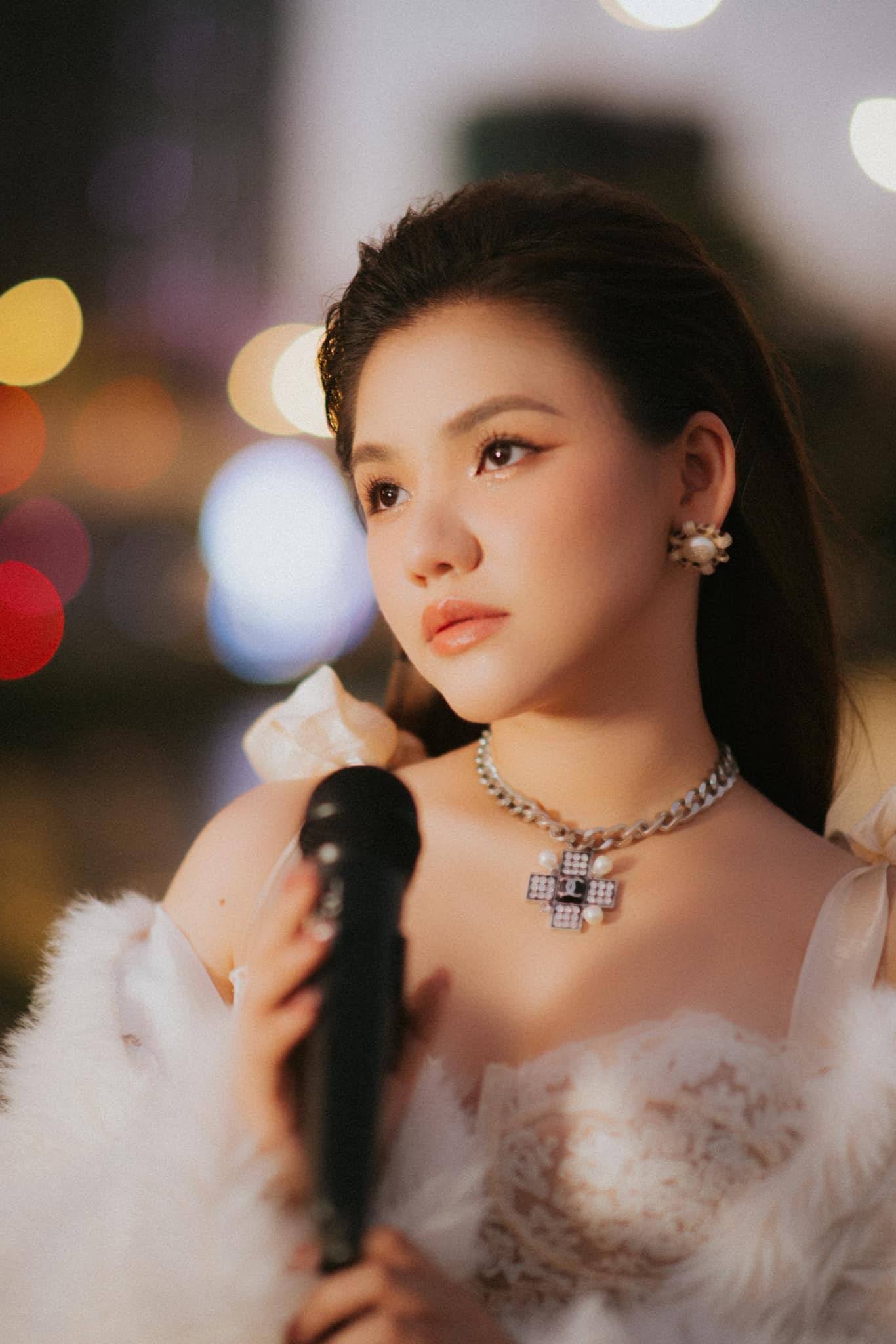 Myra Trần nói về quan điểm &amp;#39;10 nghệ sĩ Việt sang Mỹ, 9 người rưỡi muốn về&amp;#39;