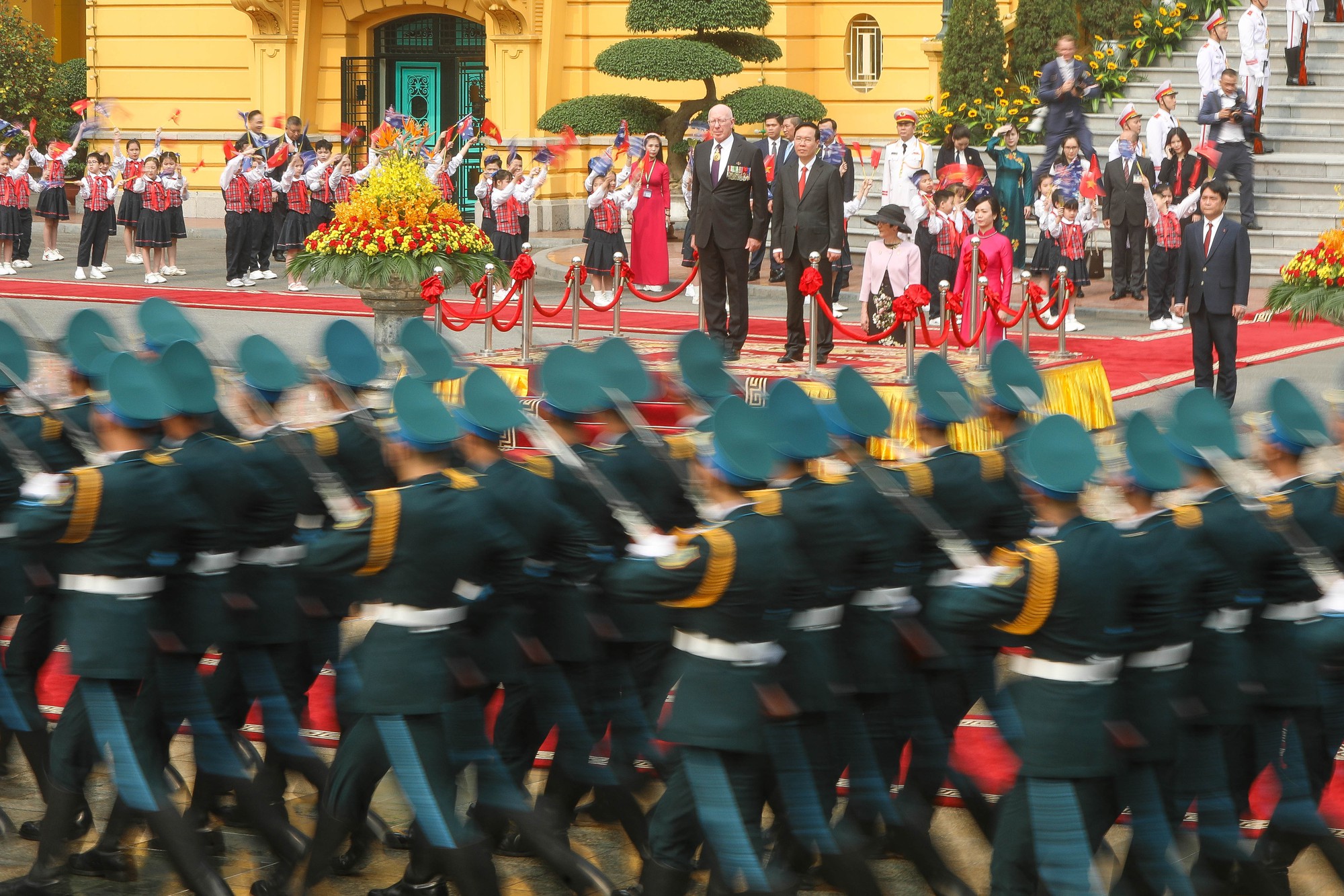 Chủ tịch nước Võ Văn Thưởng chủ trì Lễ đón và hội đàm với Toàn quyền Úc - Ảnh 6.