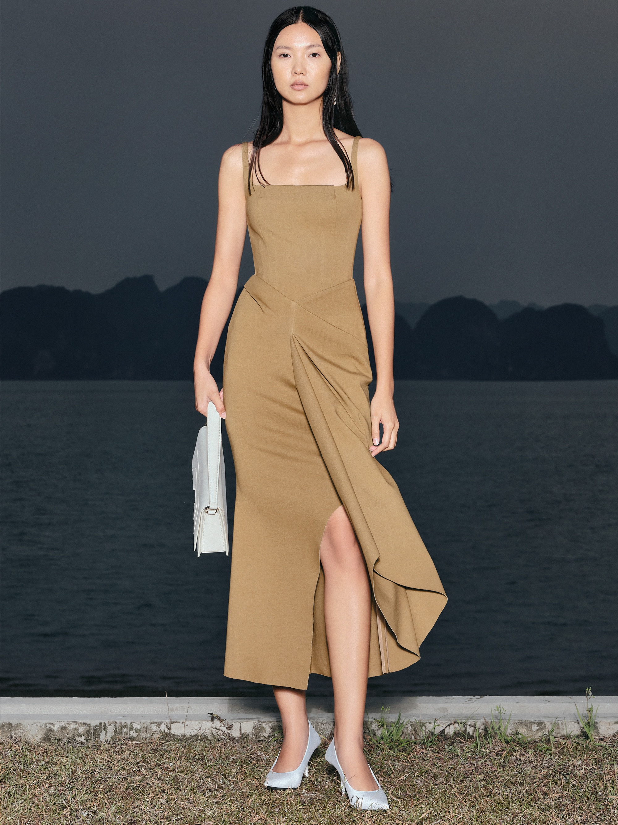 Jun Vũ, Quỳnh Lương khoe đường cong khi diện thiết kế của Cường Đ&agrave;m - Ảnh 4.