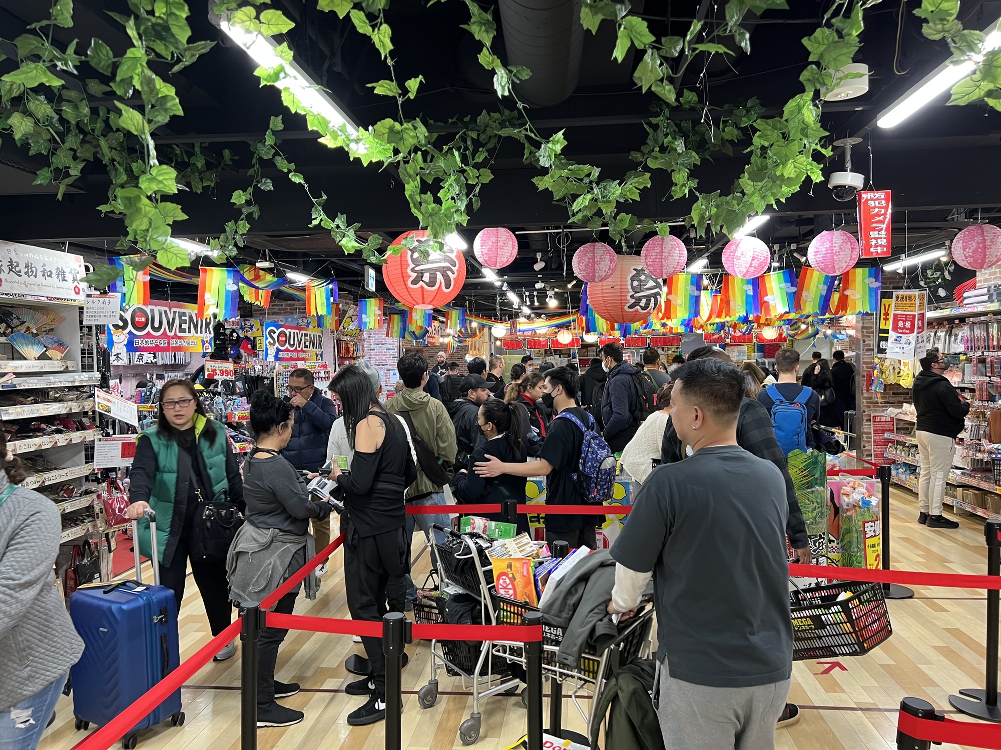 Đi Nhật Bản mà không biết khu mua sắm 'ngon, bổ, rẻ' này thì tiếc 'đứt ruột' - Ảnh 12. Đi Nhật Bản mà không biết khu mua sắm 'ngon, bổ, rẻ' này thì tiếc 'đứt ruột' - Ảnh 12.