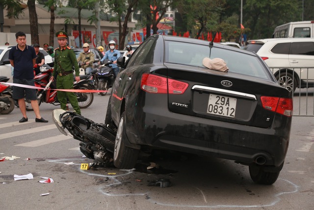 Khởi tố vụ án tài xế tông liên hoàn 17 xe máy tại Hà Nội - Ảnh 1.