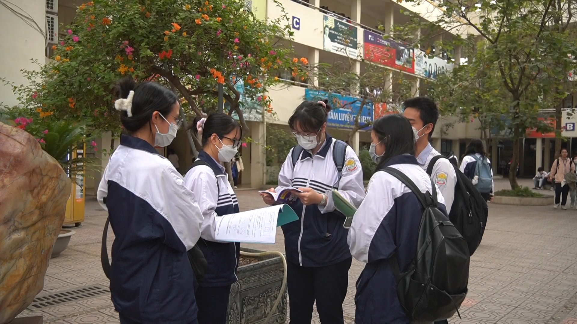 90.000 học sinh Hà Nội thi thử tốt nghiệp THPT - Ảnh 4.